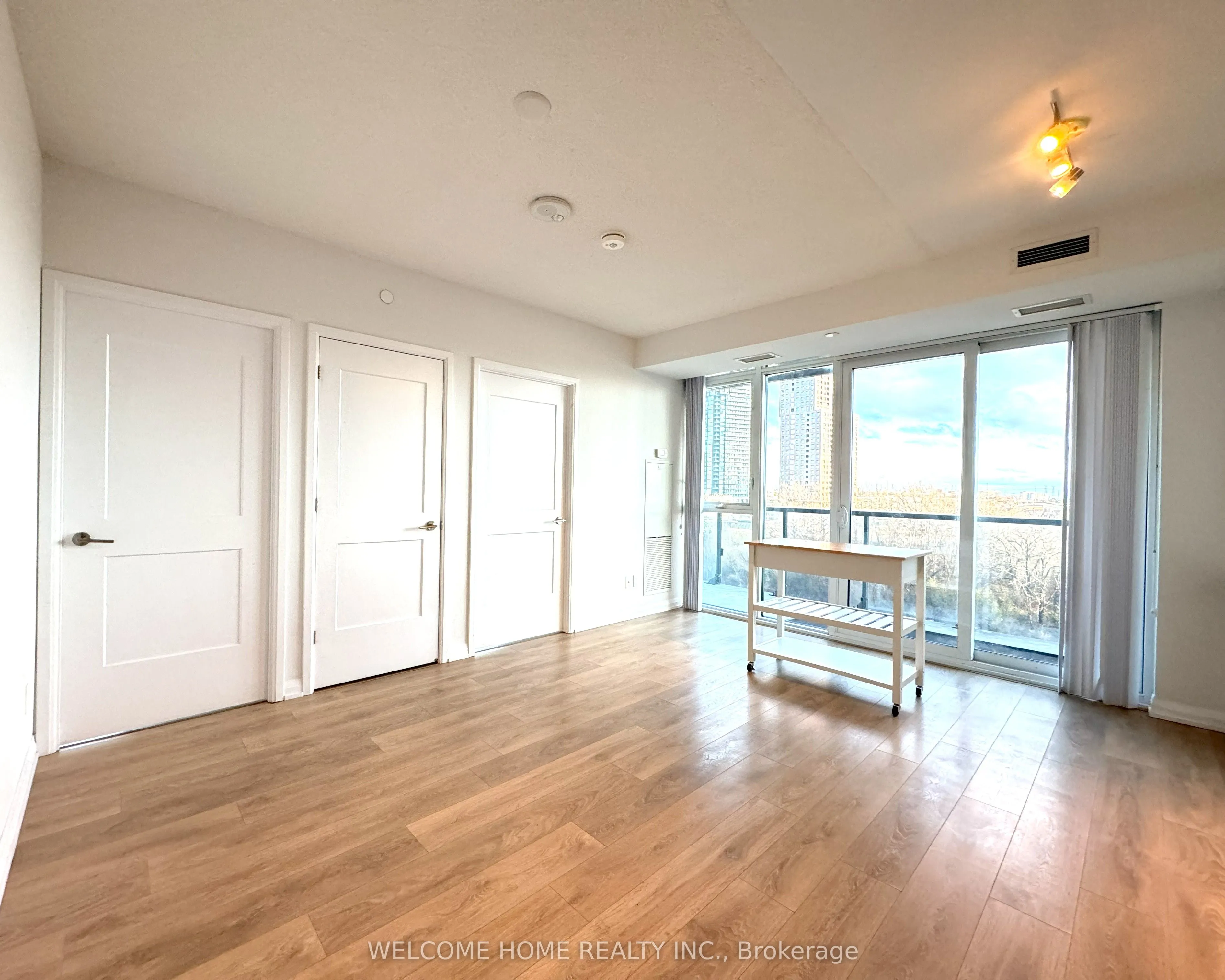 7895 Jane Street, #504