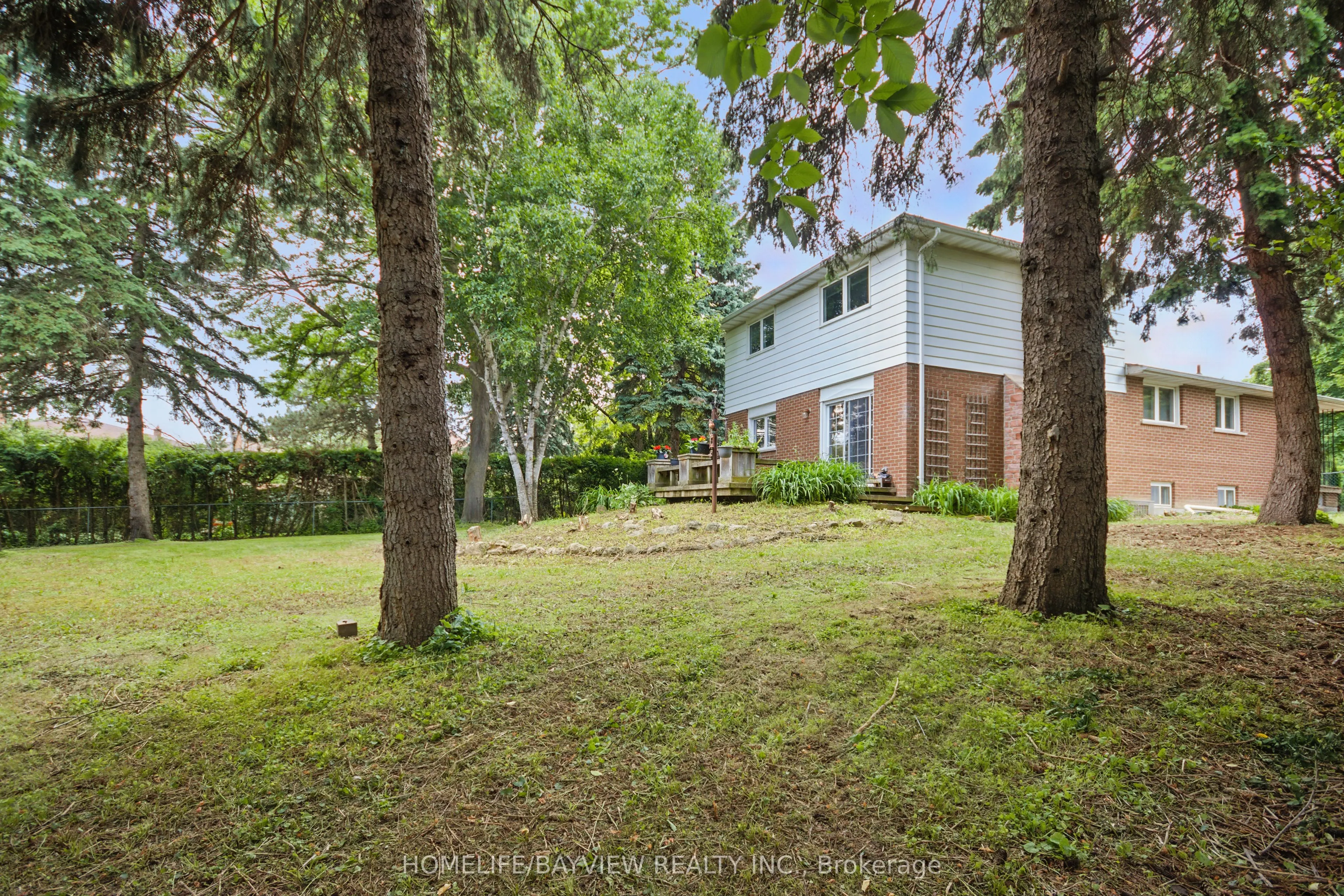 41 Sunnywood Crescent