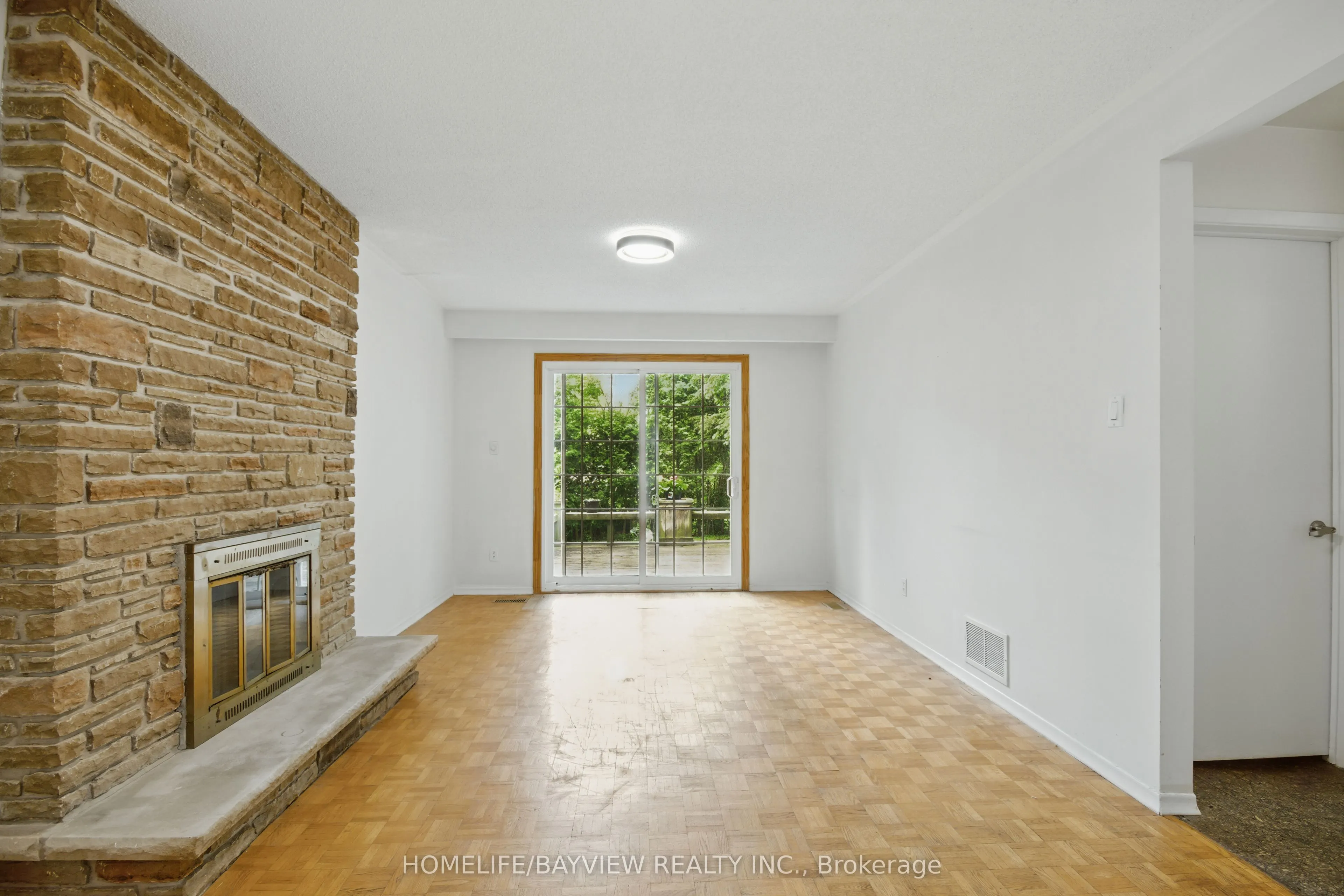 41 Sunnywood Crescent