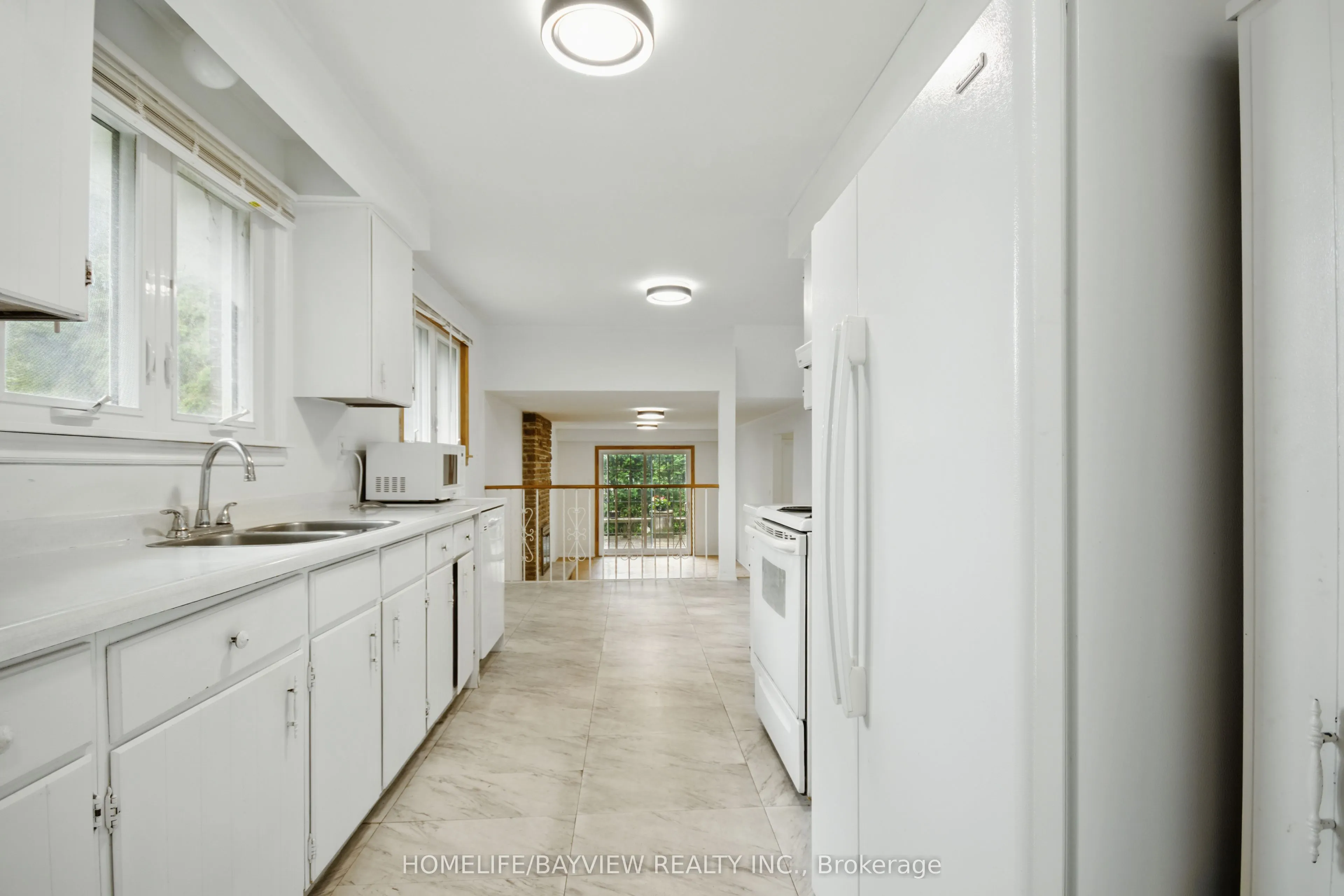 41 Sunnywood Crescent