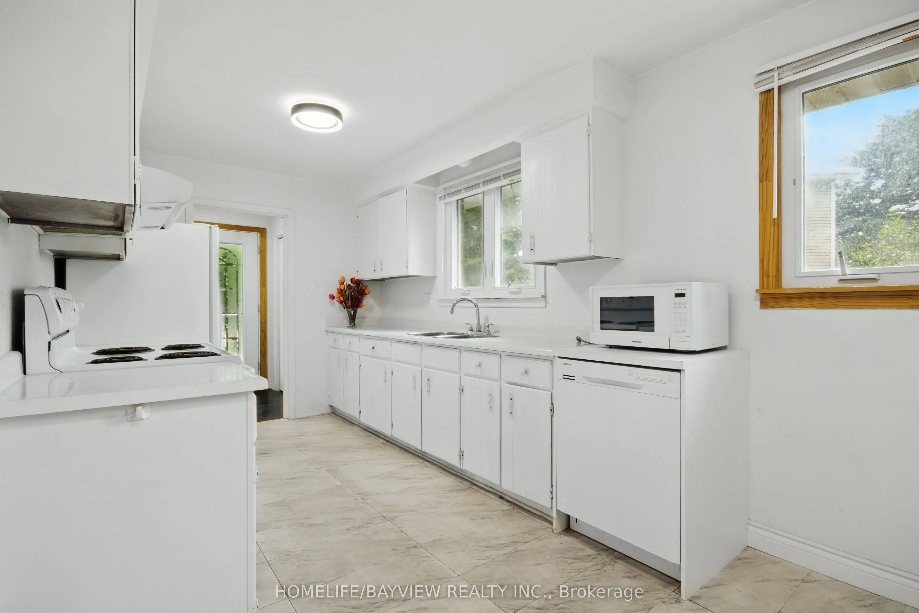 41 Sunnywood Crescent