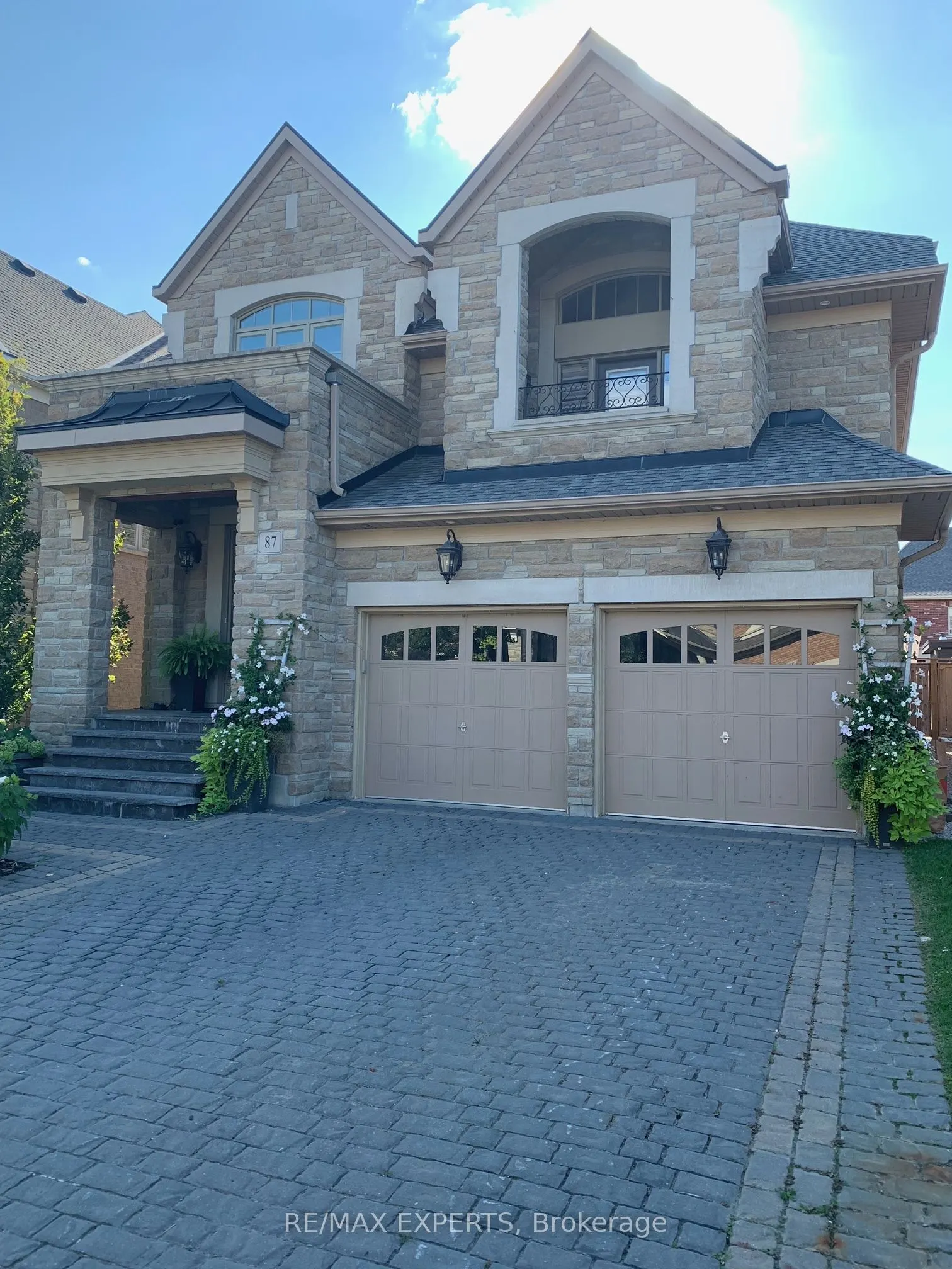 87 Isherwood Crescent