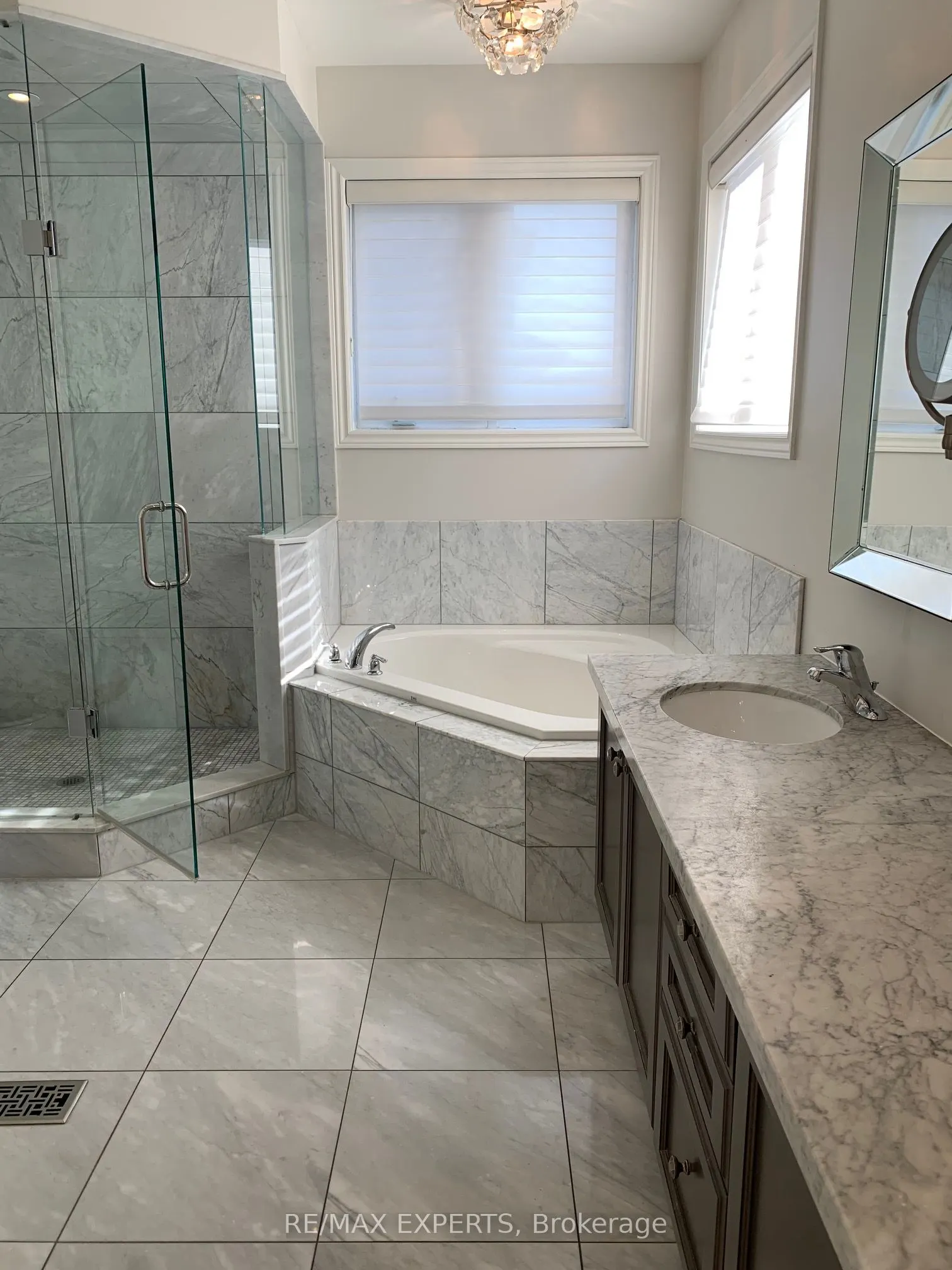 87 Isherwood Crescent