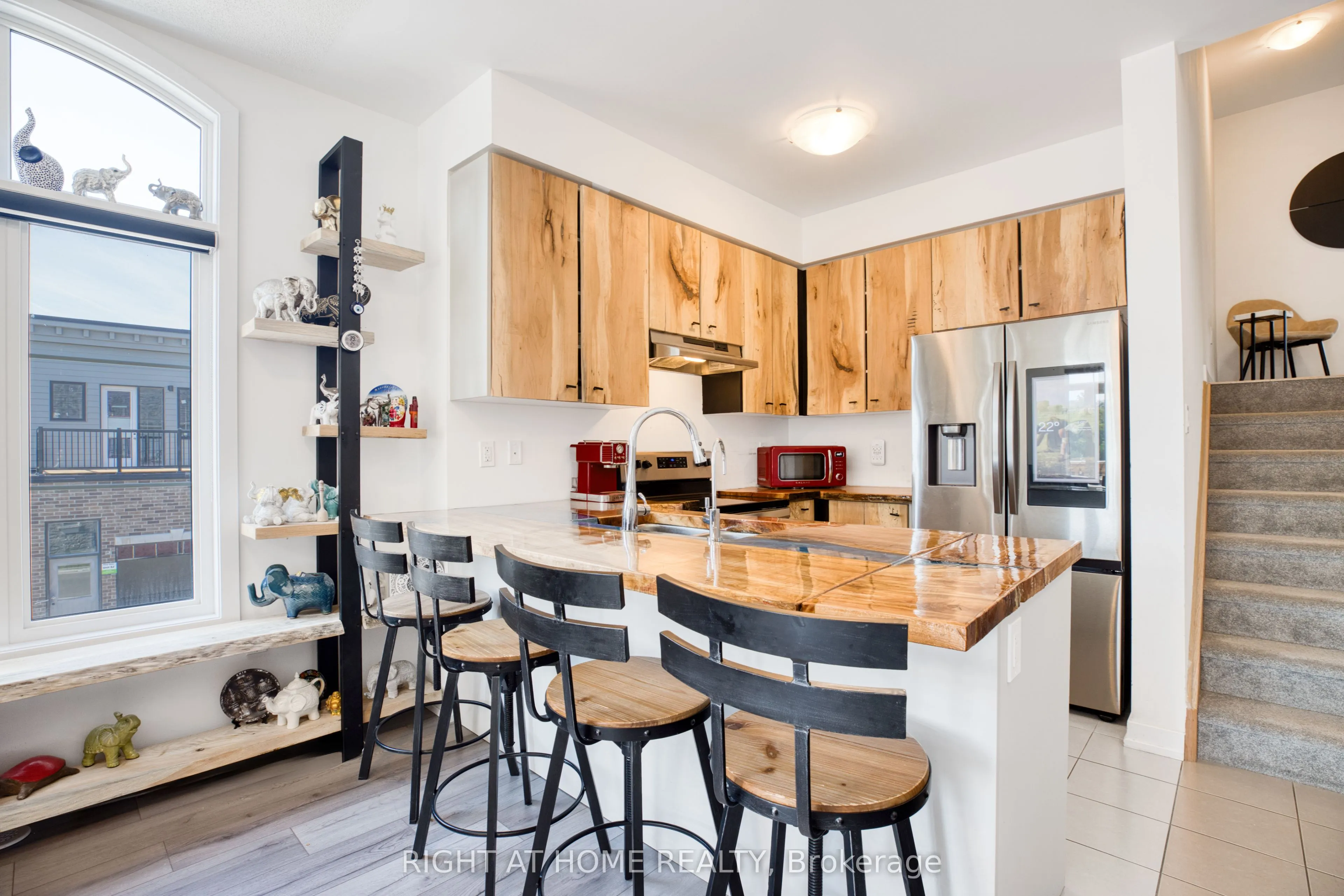 21 Lyall Stokes Circle