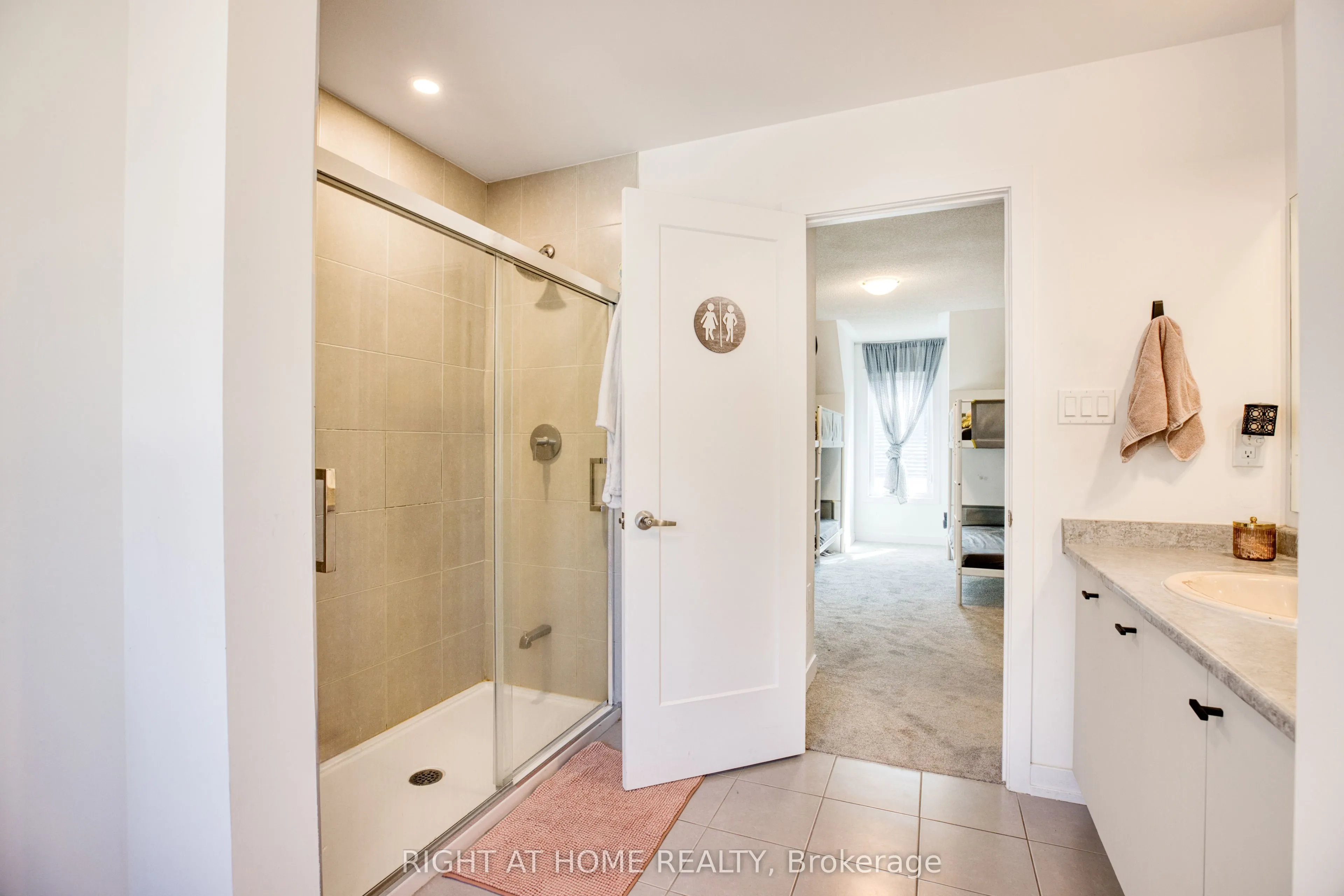 21 Lyall Stokes Circle