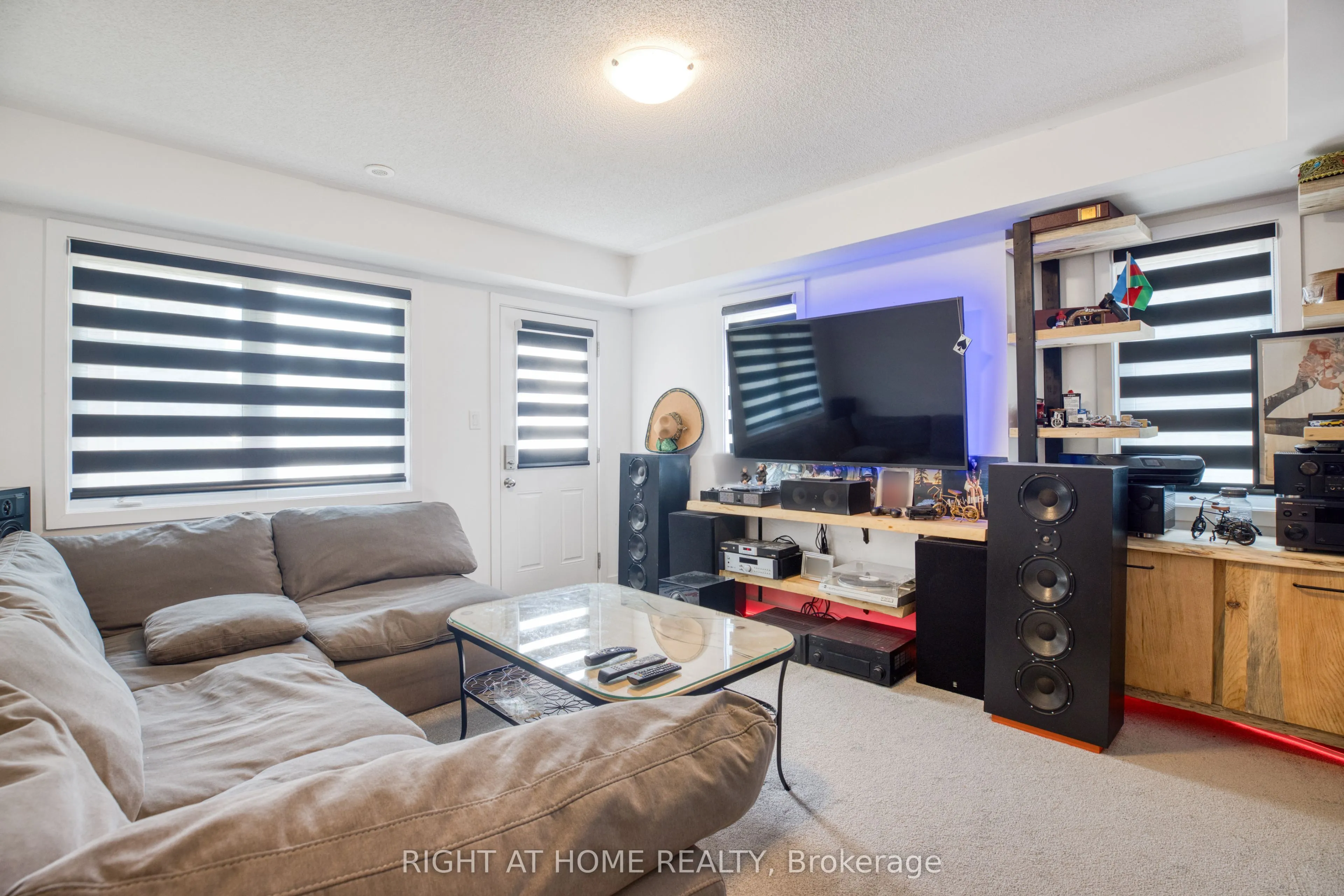 21 Lyall Stokes Circle