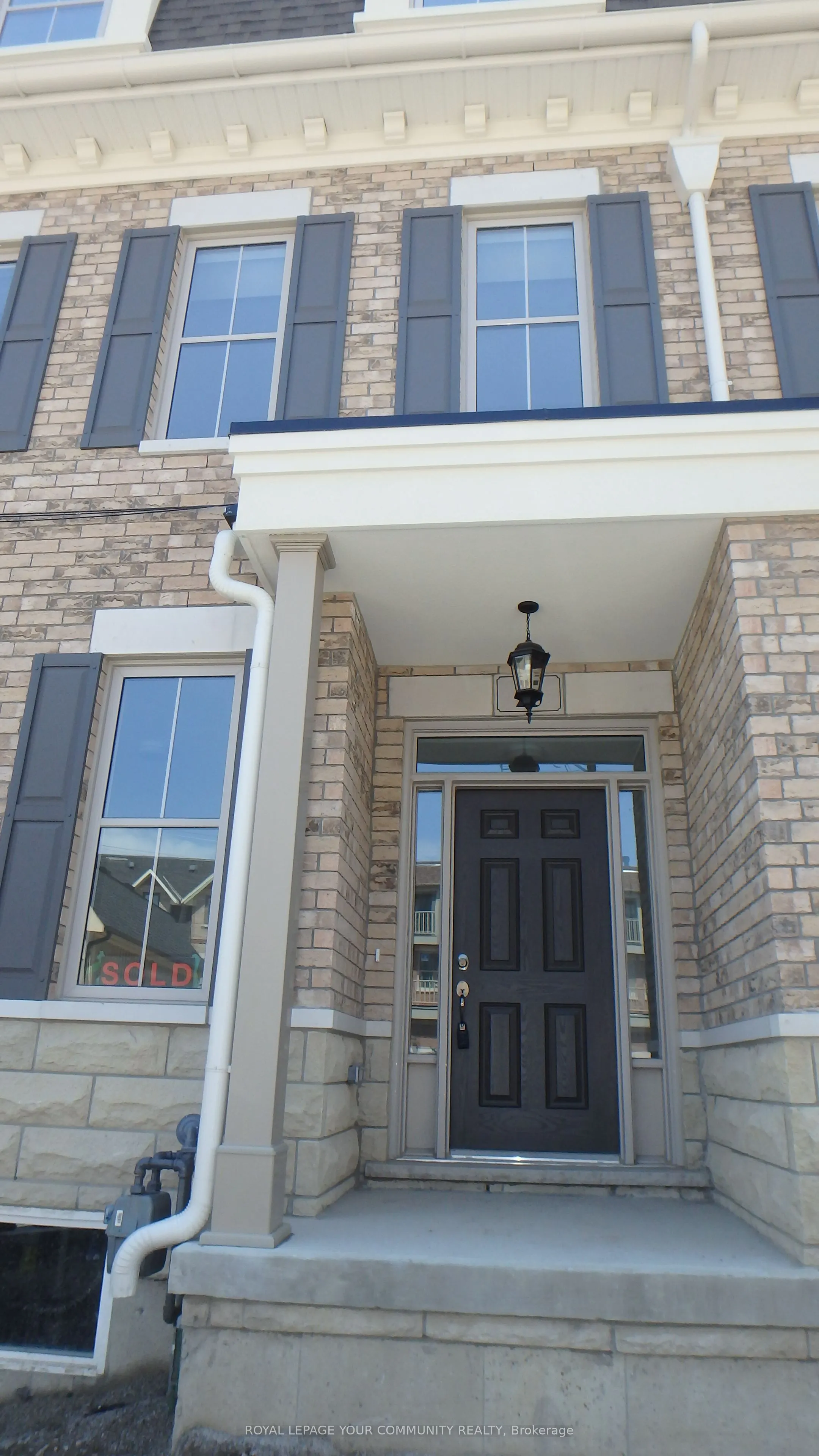 25 Amherst Circle