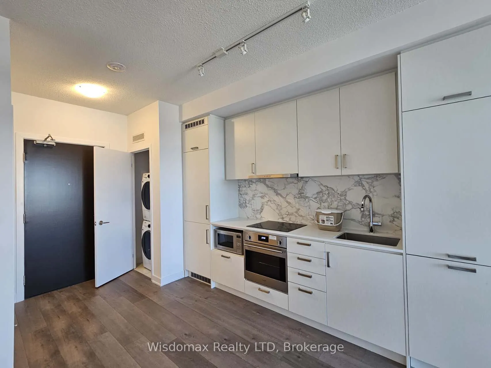 60 Honeycrisp Crescent, #717