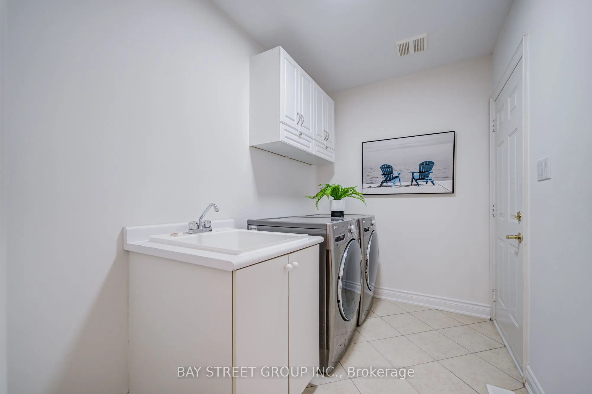 15 Sisley Crescent