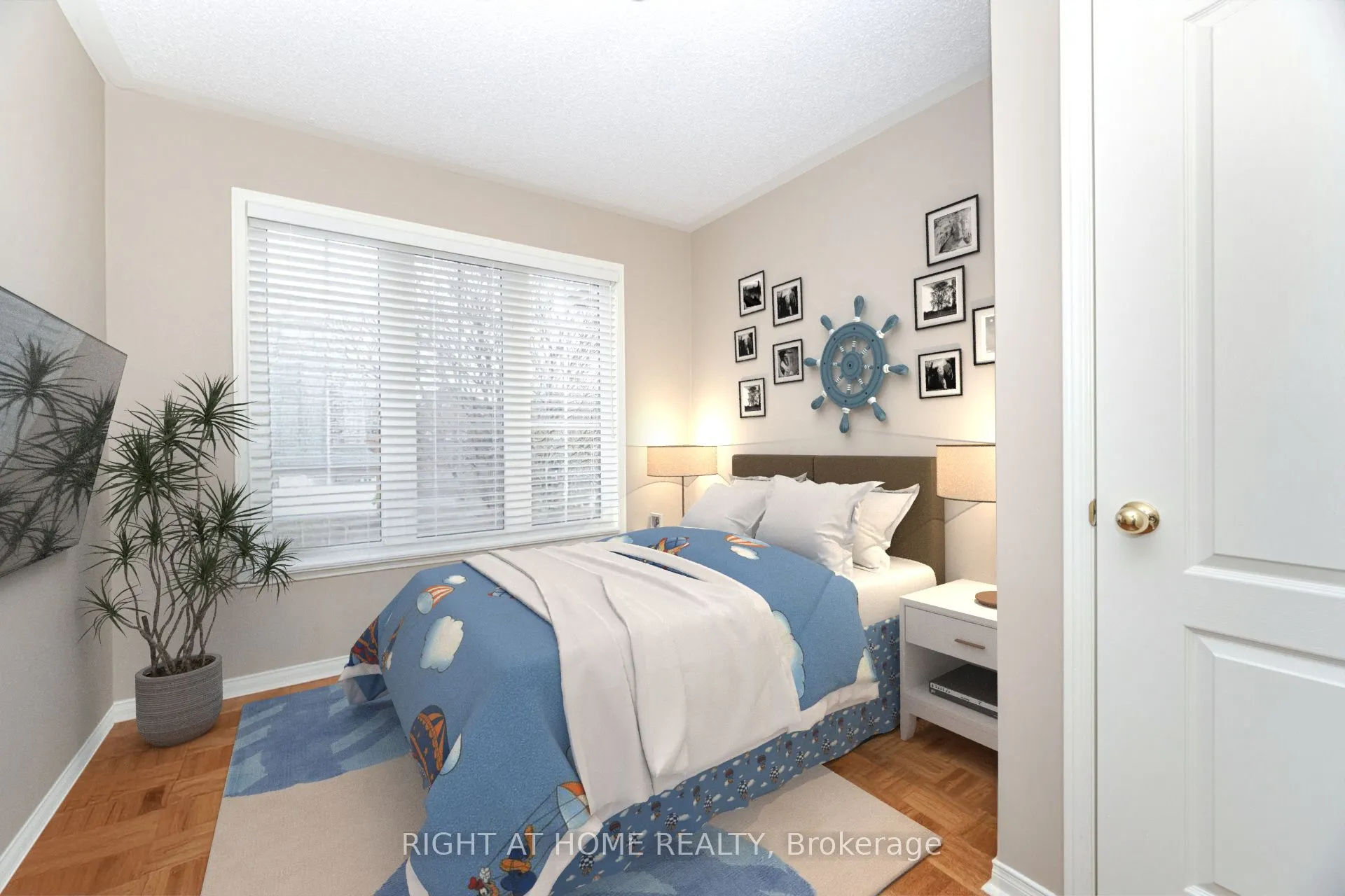 910 Oaktree Crescent