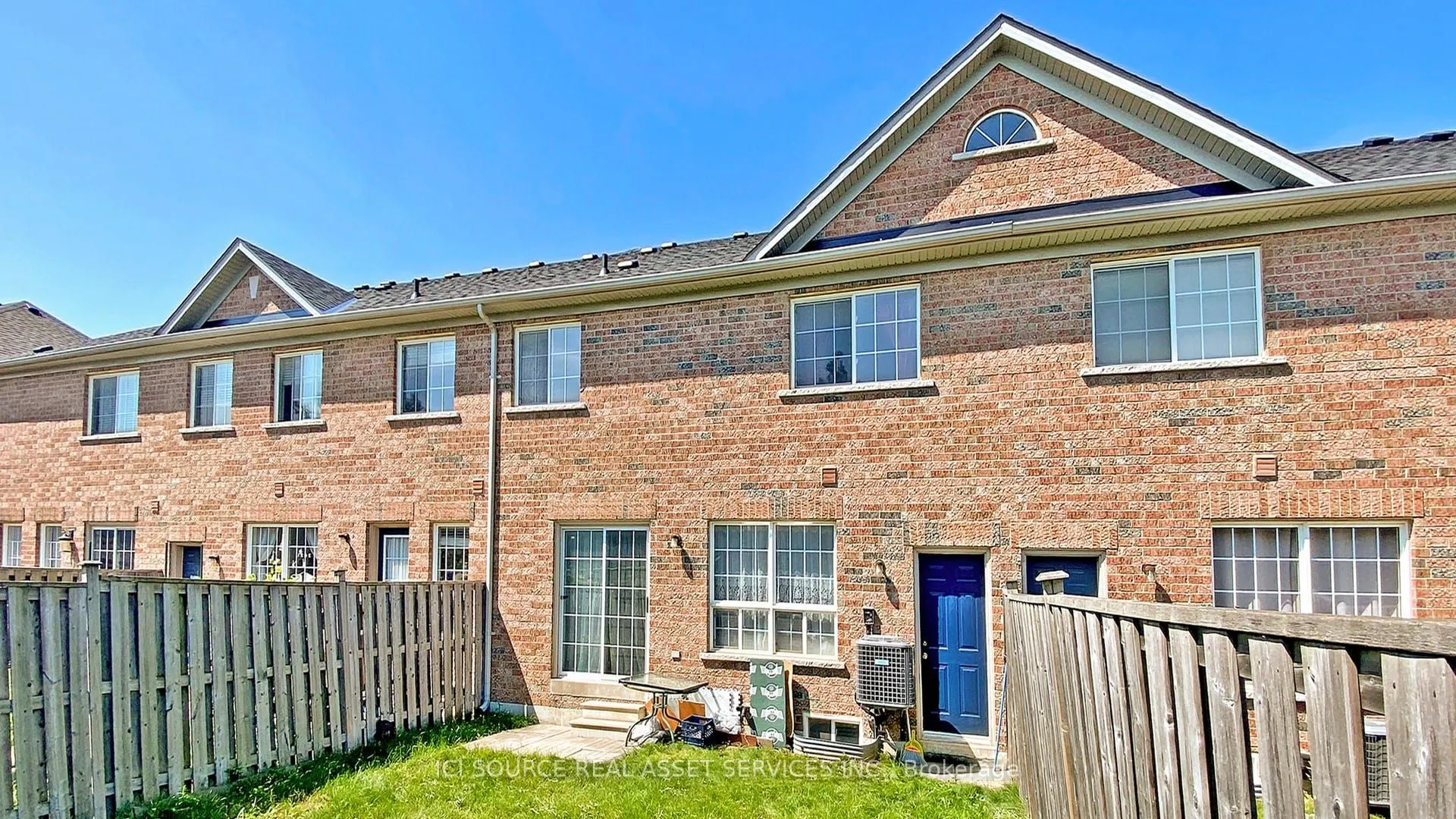 217 Hammersly Boulevard
