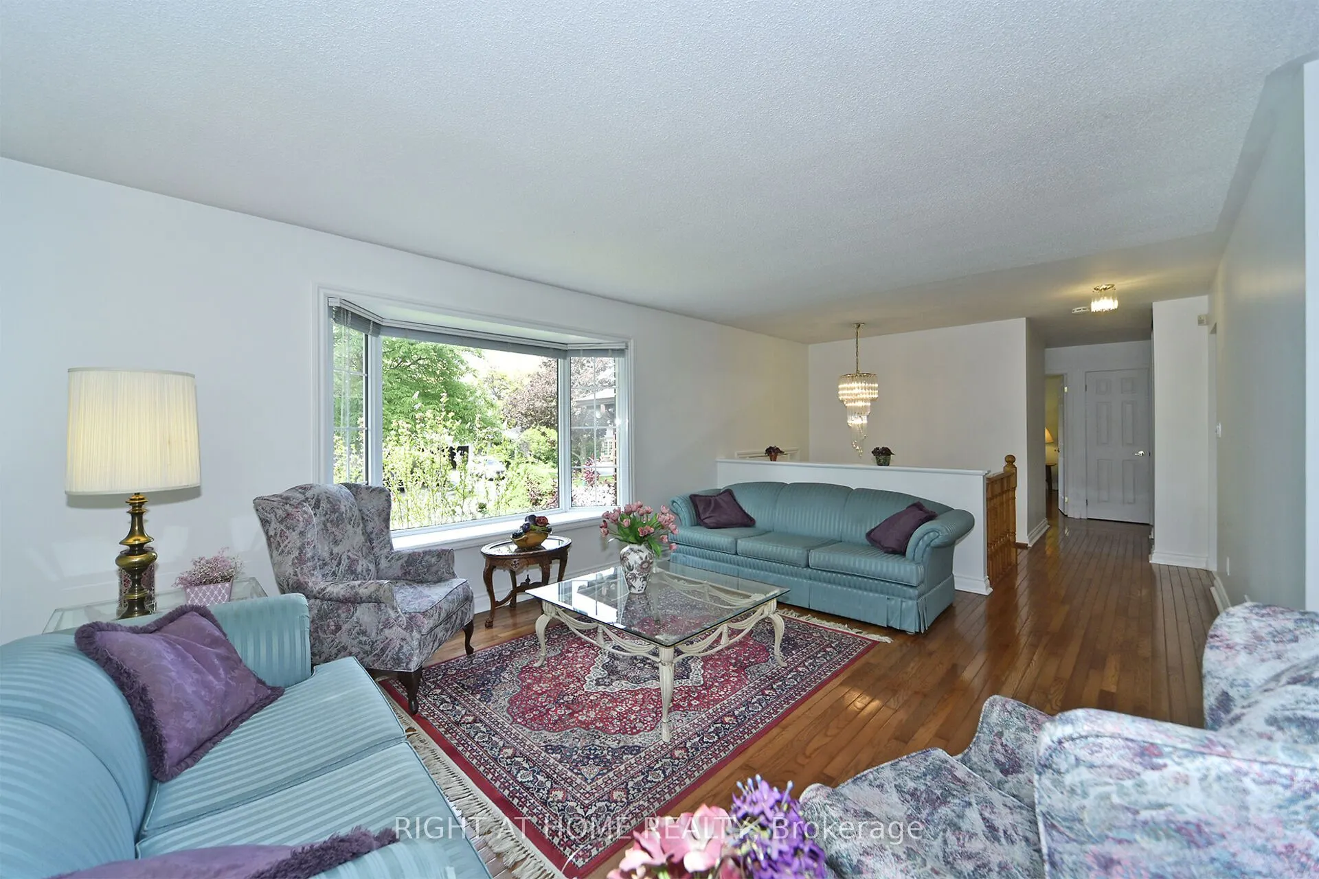 102 Romfield Circuit
