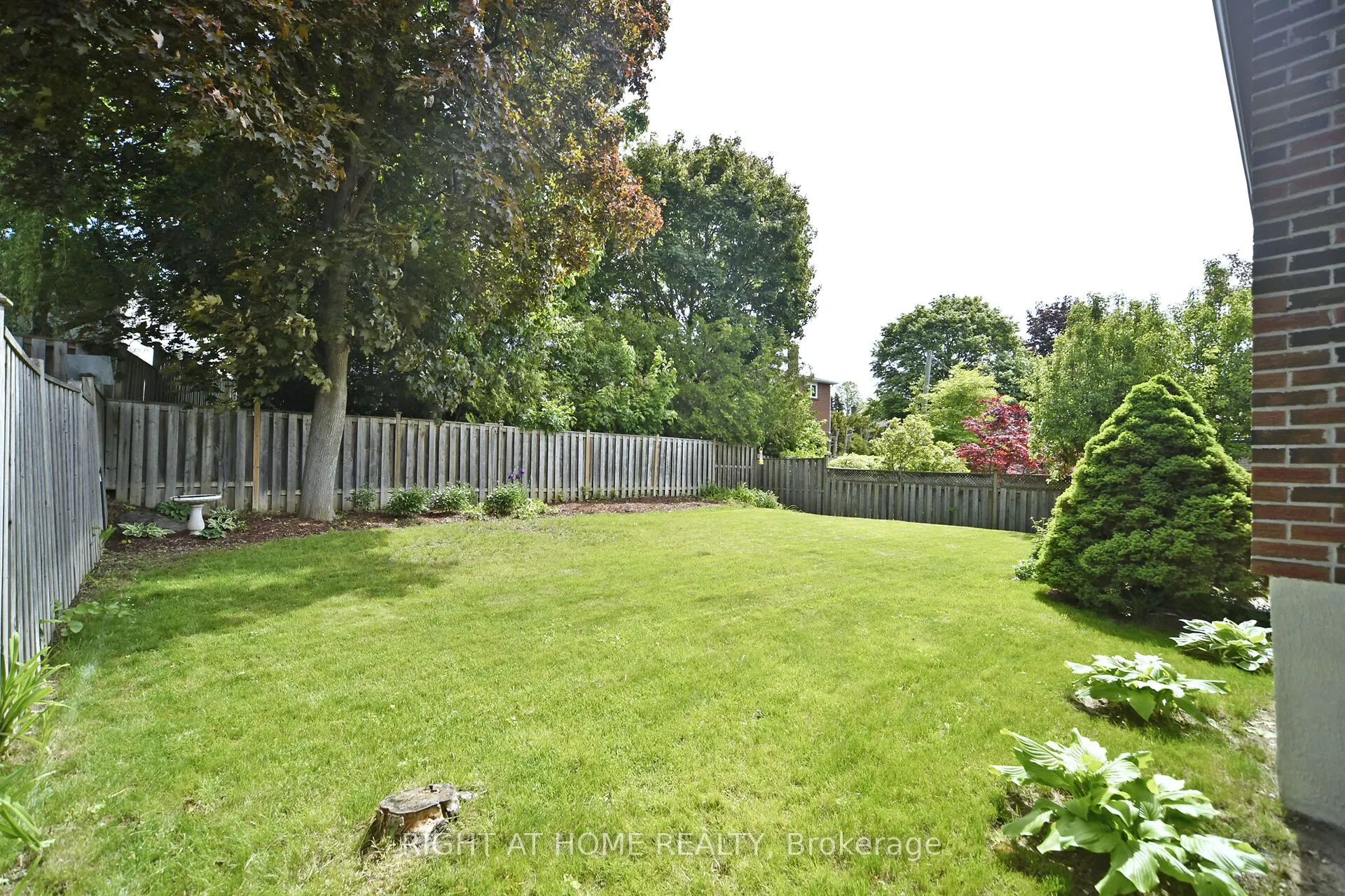 102 Romfield Circuit