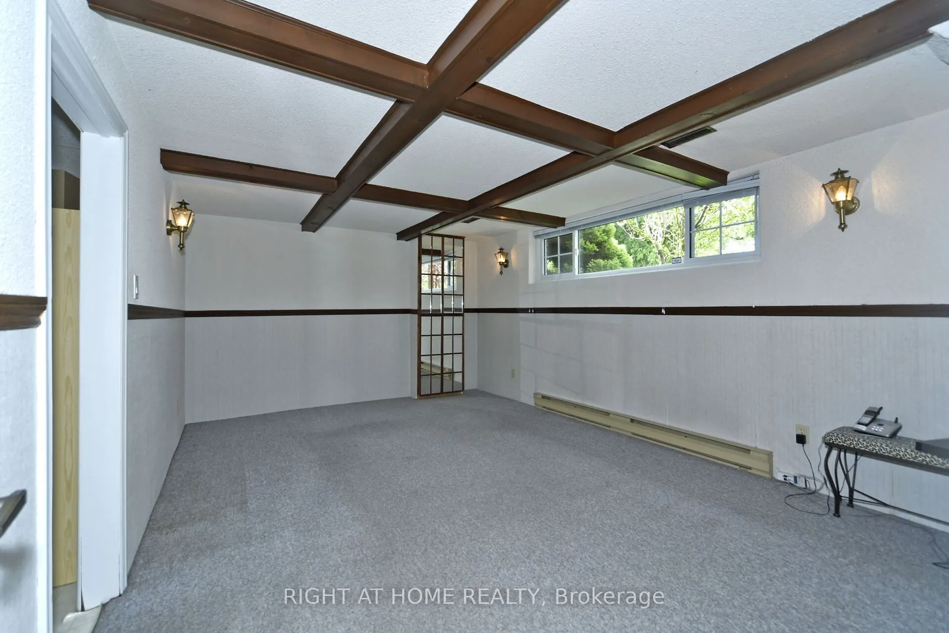 102 Romfield Circuit