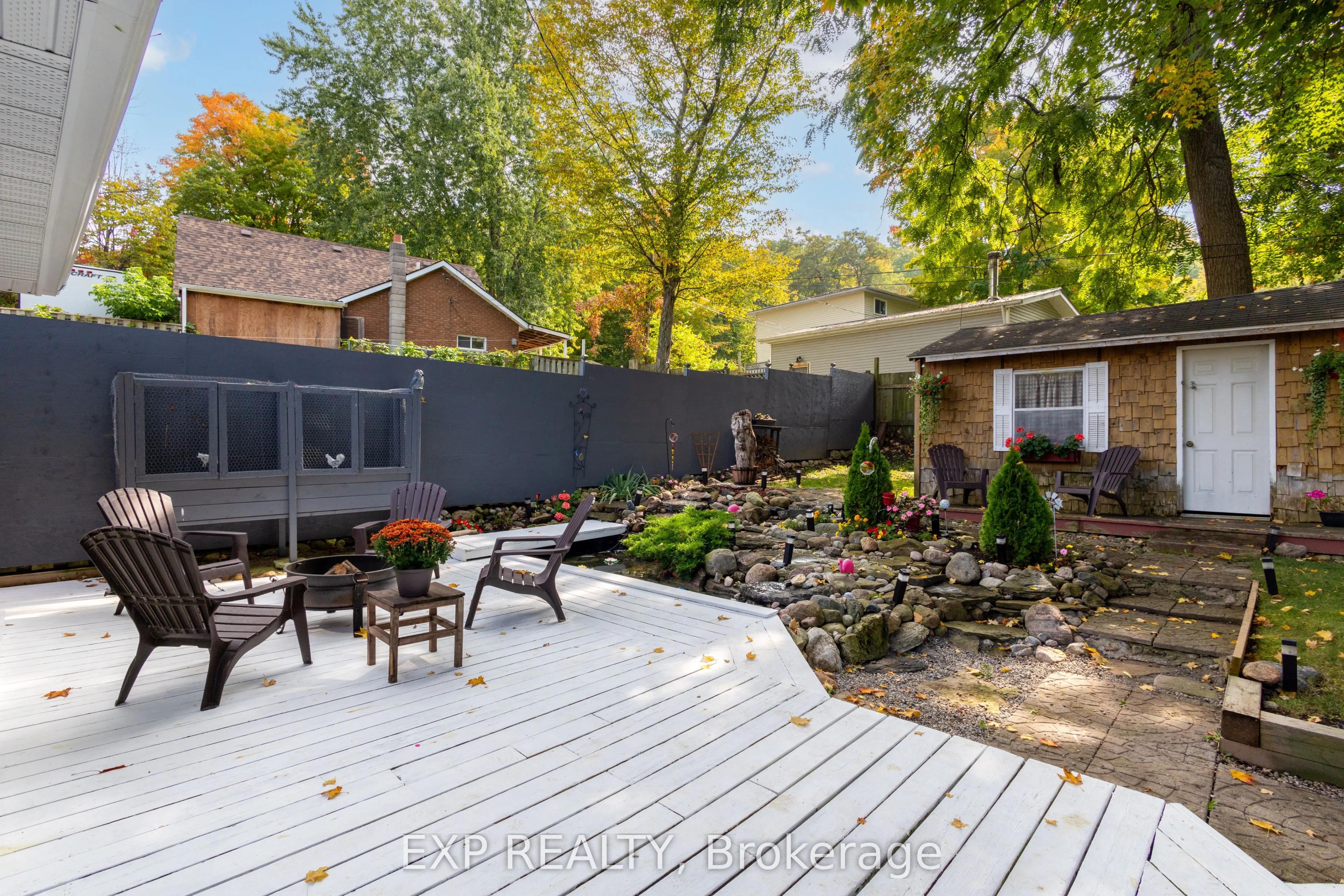 261 Glenwoods Avenue