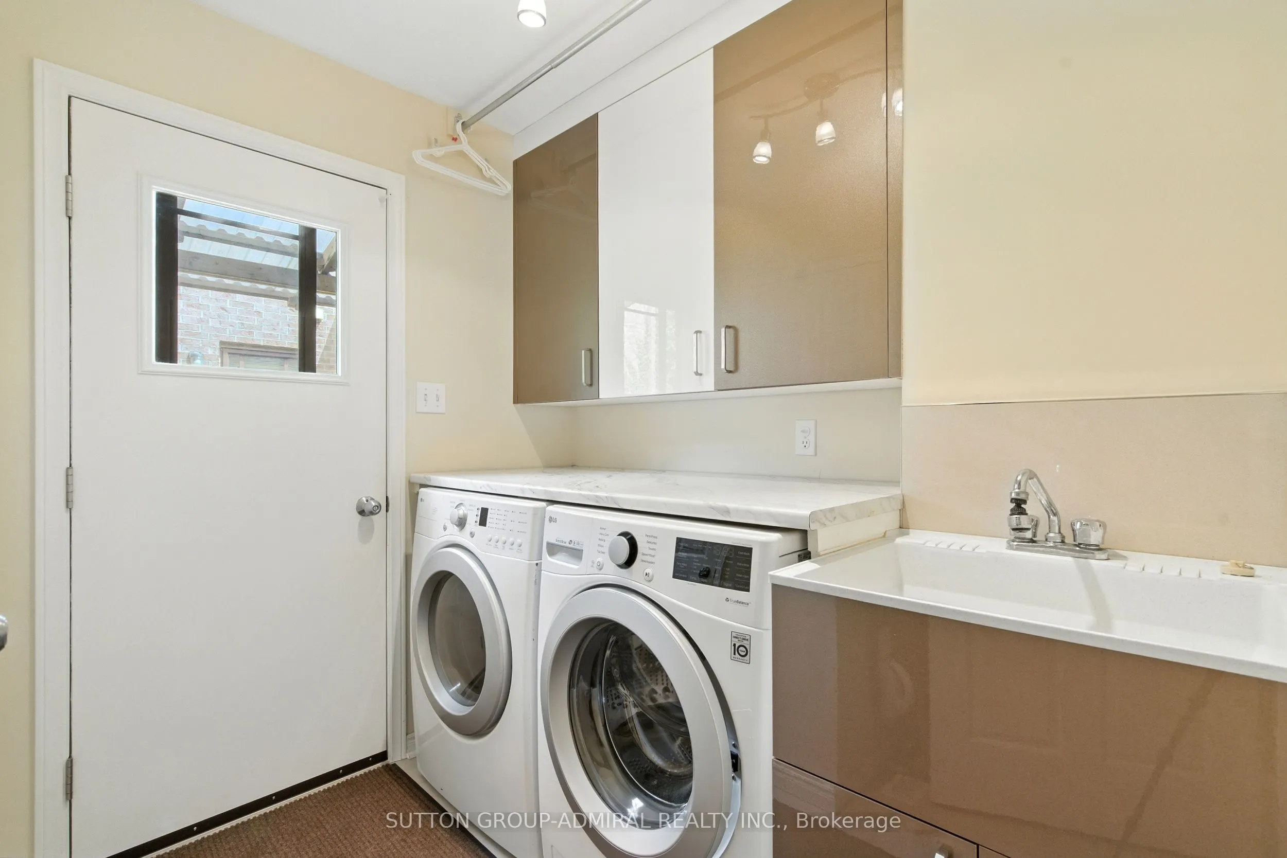 4 Mair Court