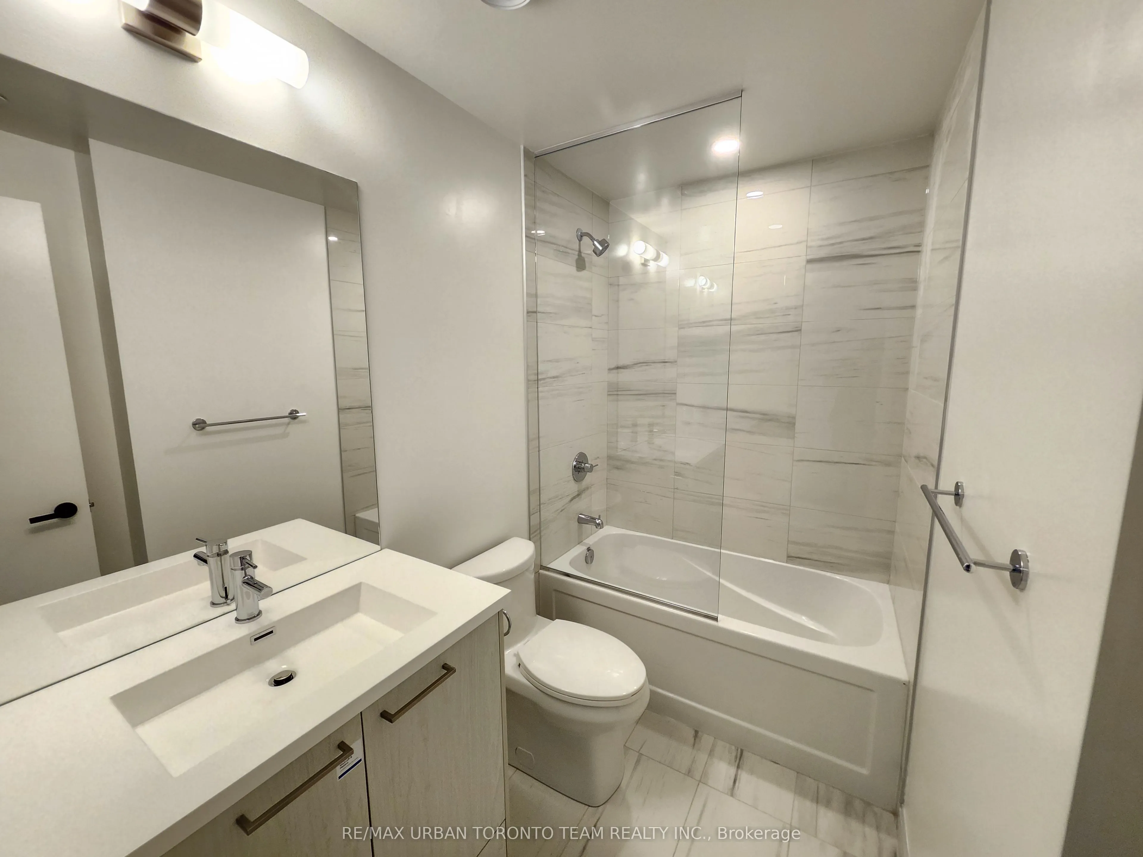 28 Interchange Way, #2615