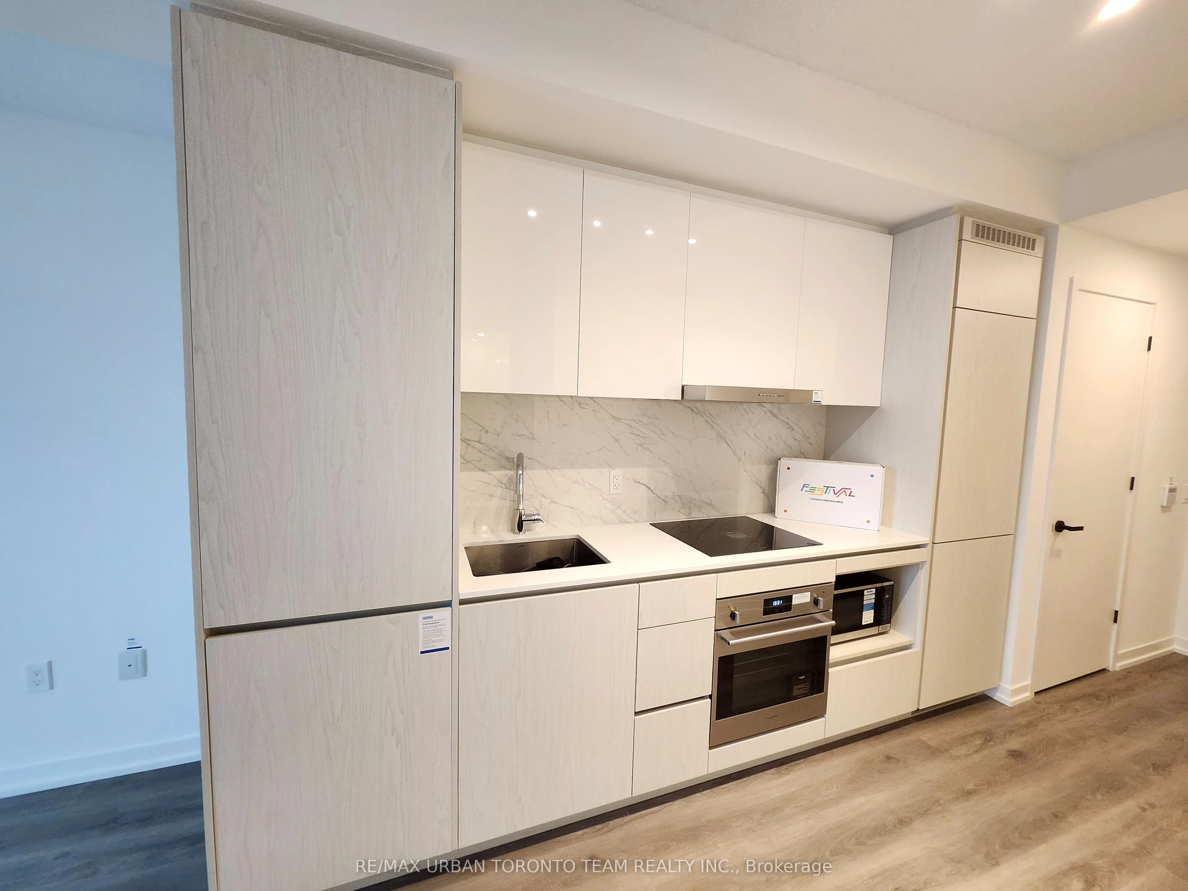 28 Interchange Way, #2615