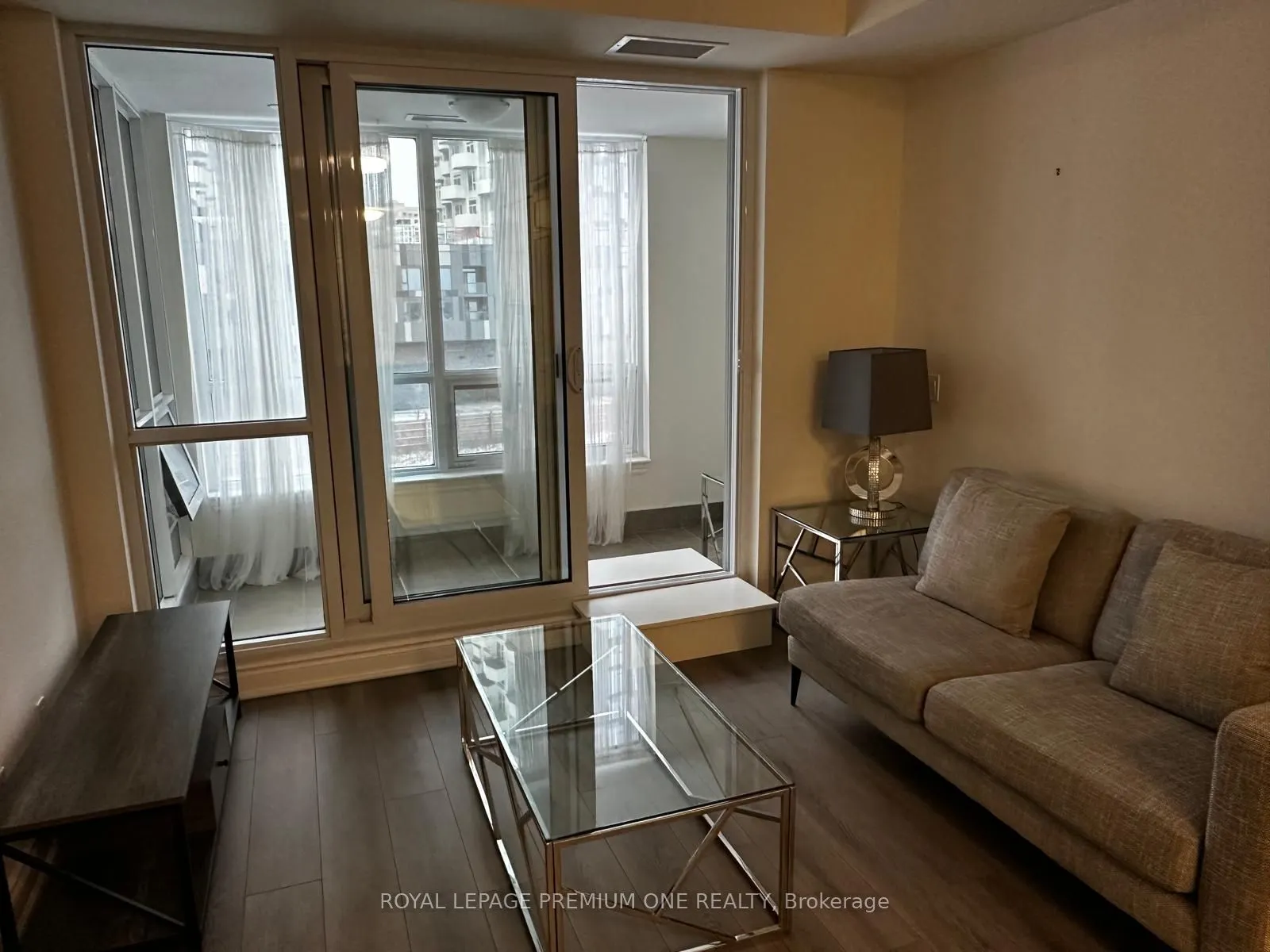 9085 Jane Street, #402