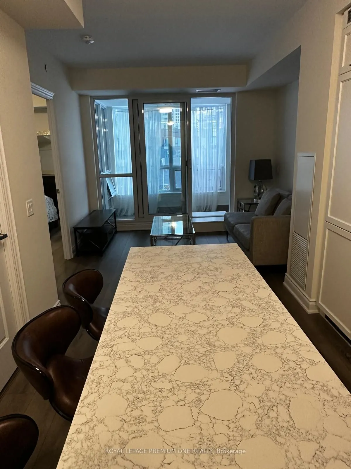 9085 Jane Street, #402