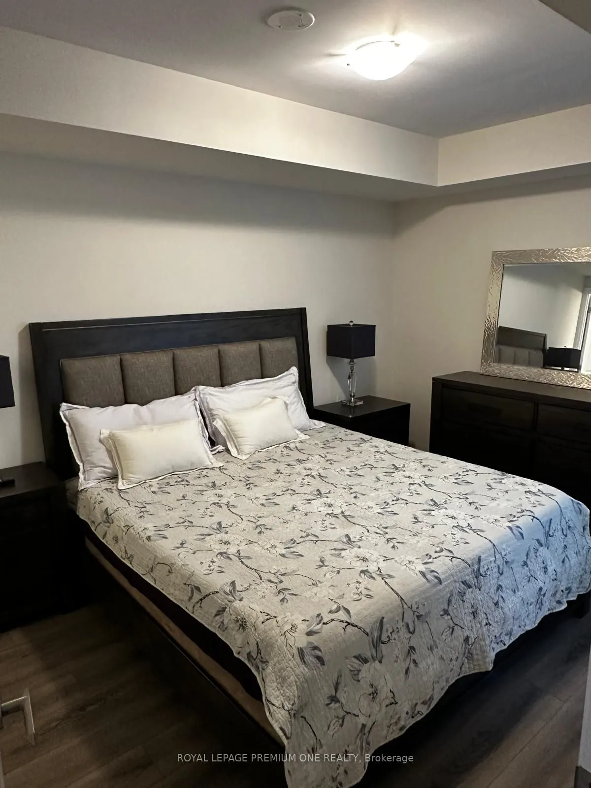9085 Jane Street, #402
