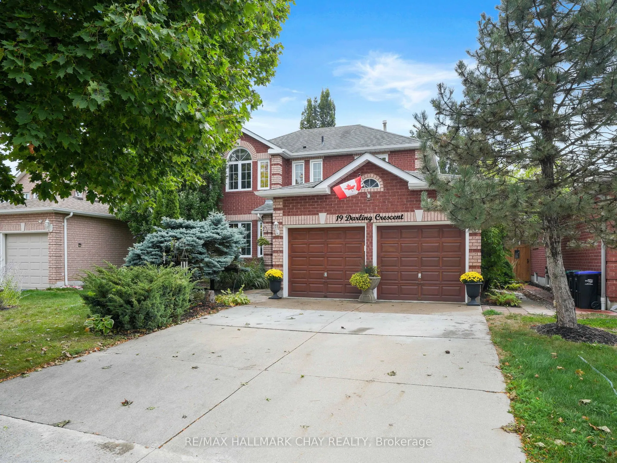 19 Darling Crescent