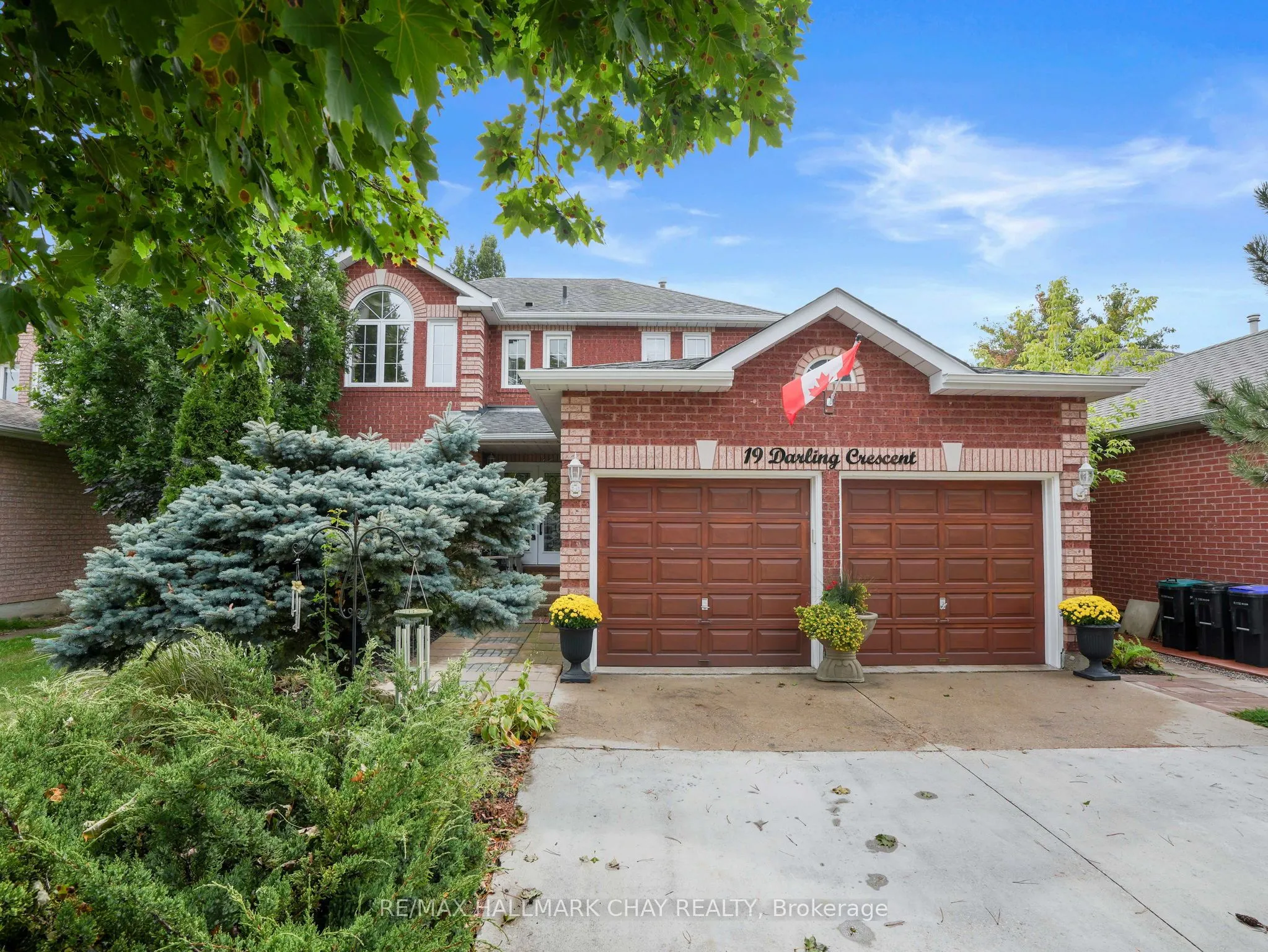 19 Darling Crescent