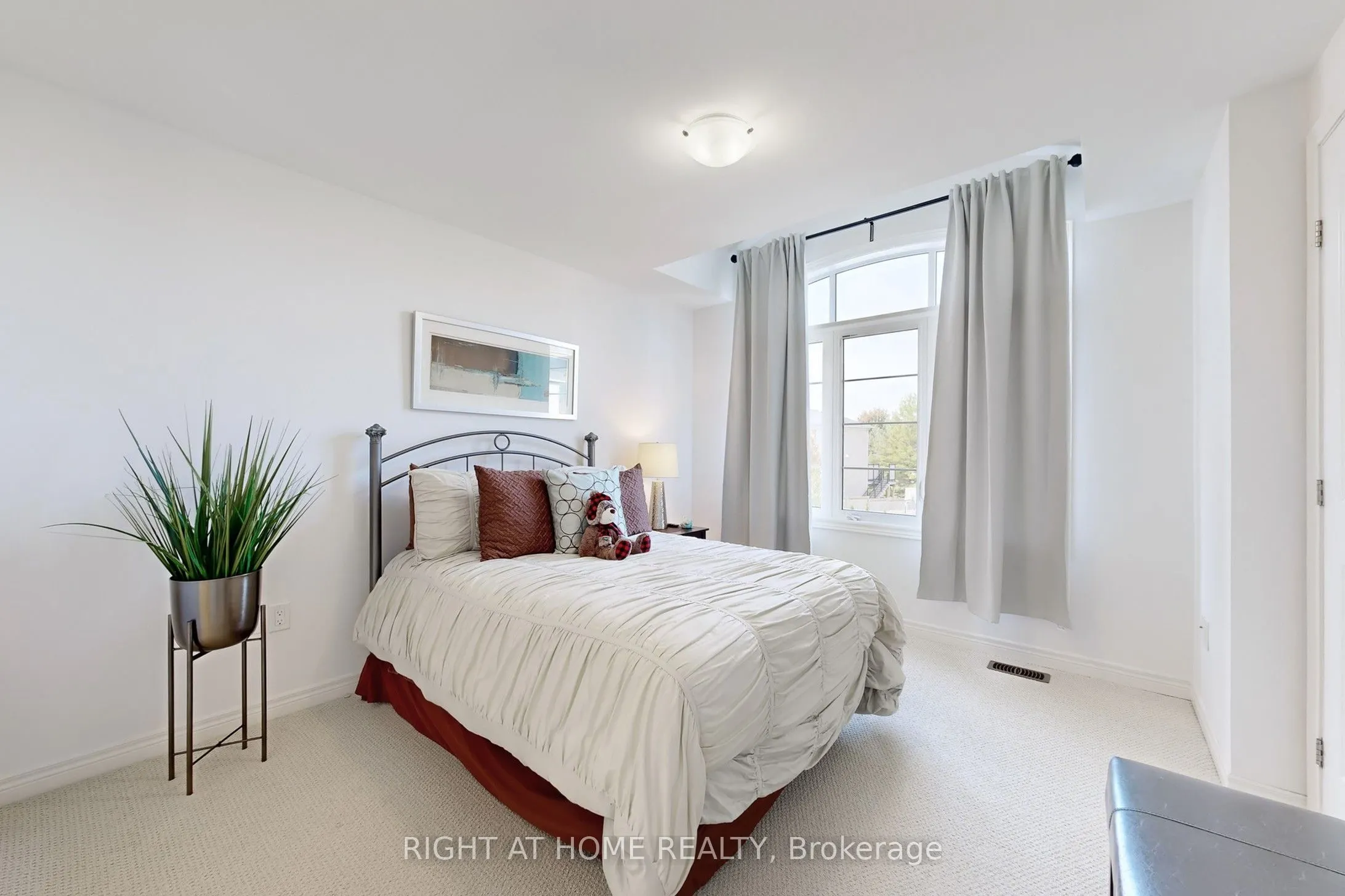 15 Forest Edge Crescent
