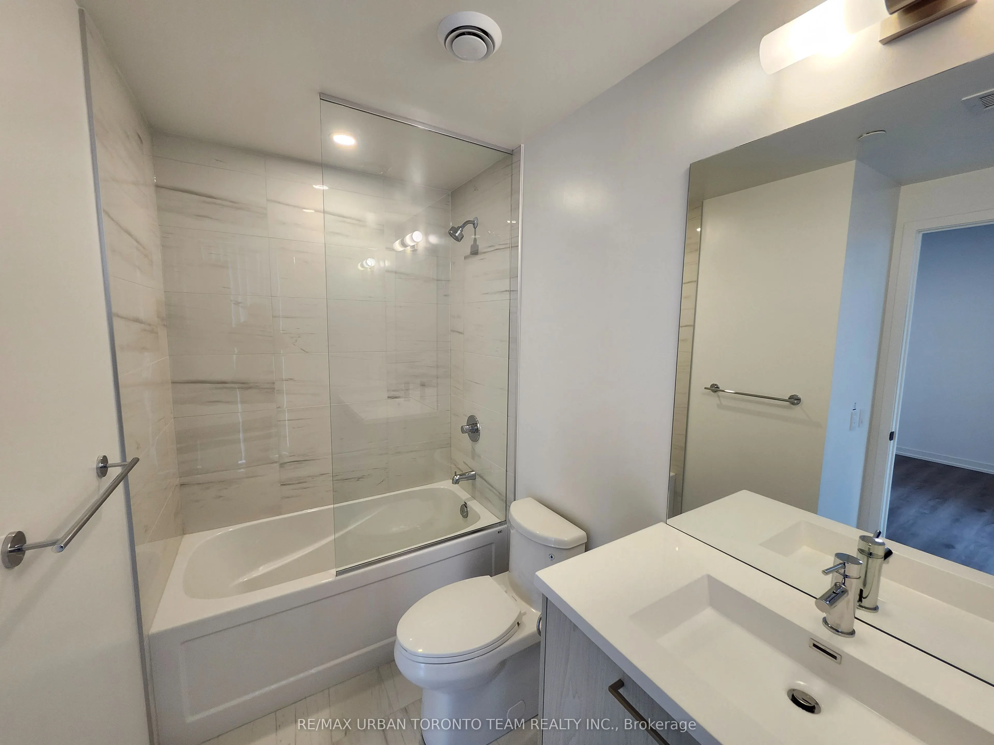 28 Interchange Way, #3612