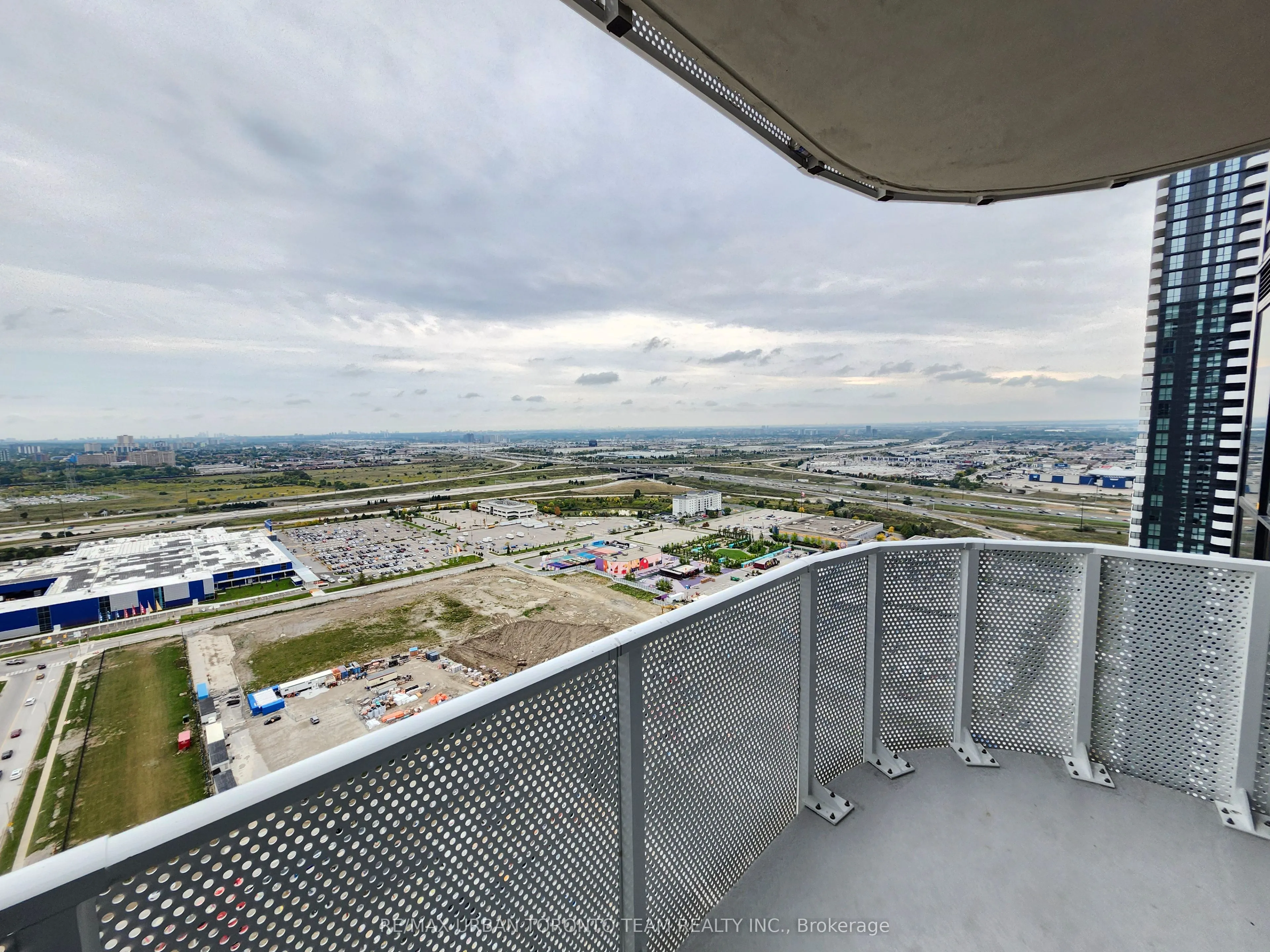 28 Interchange Way, #3612