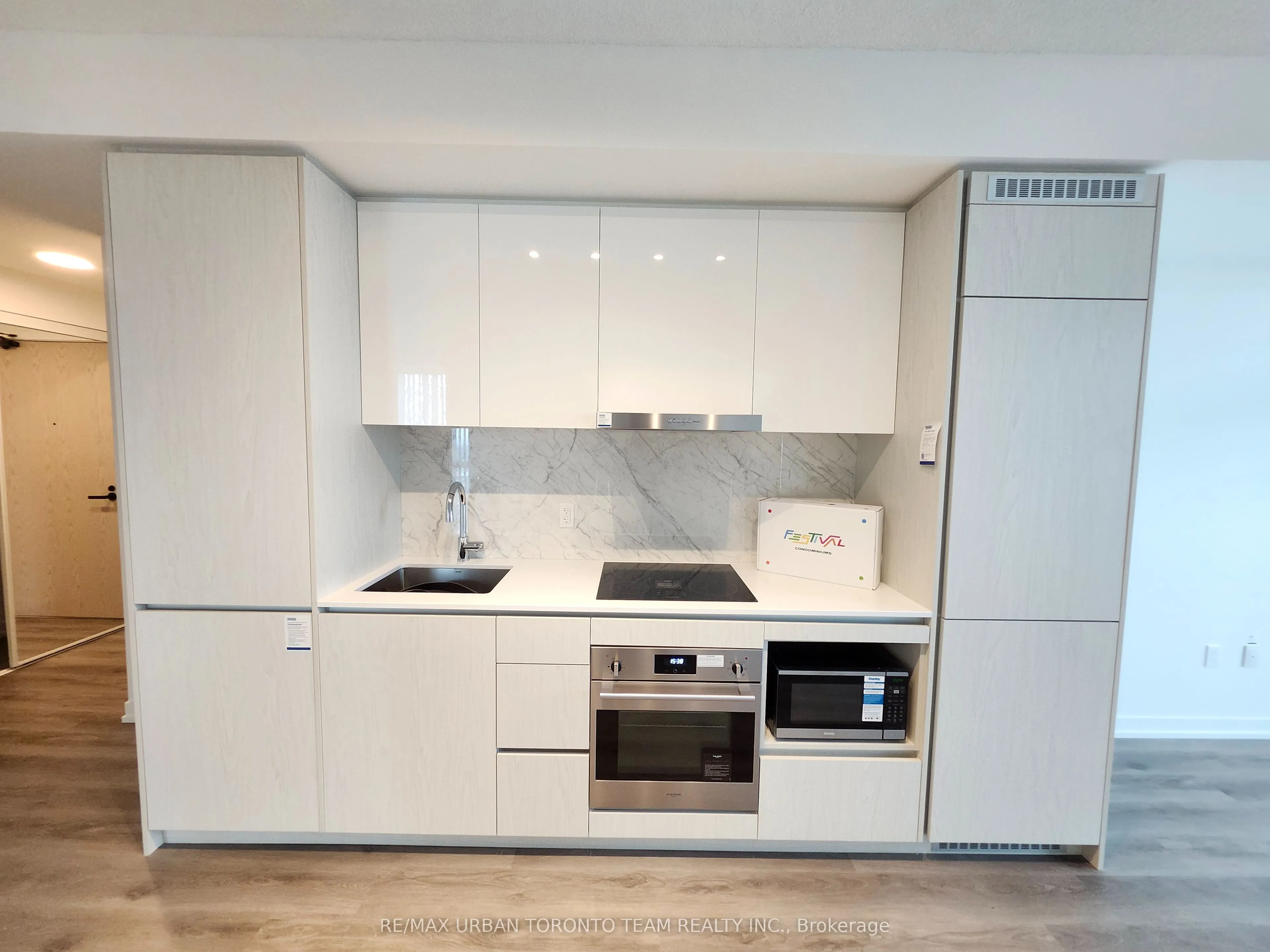 28 Interchange Way, #3612