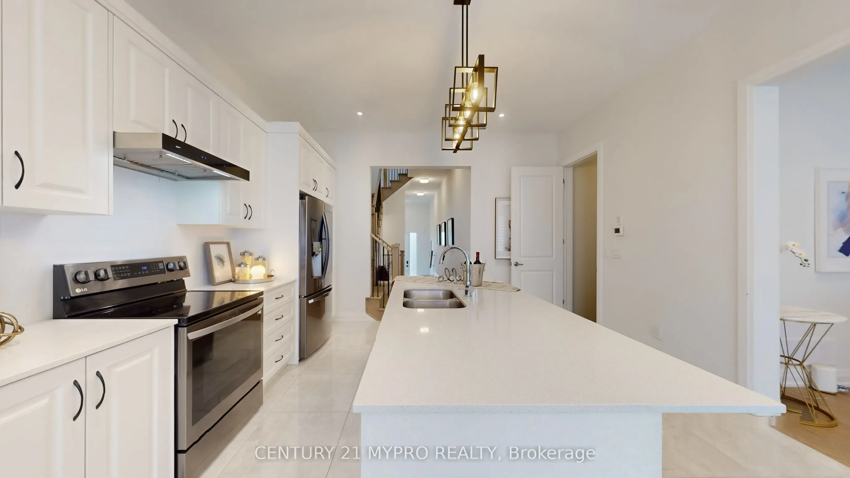 6 Longworth Avenue