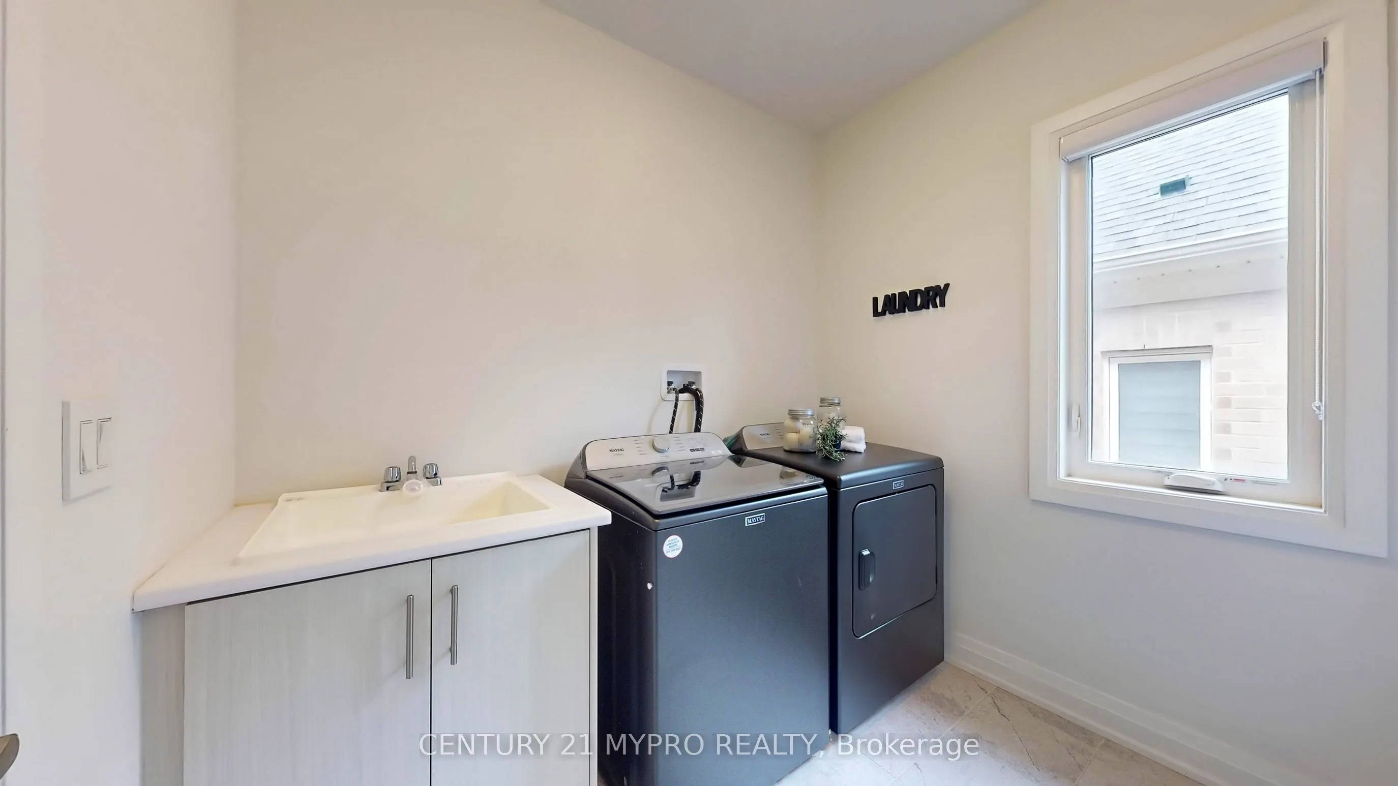 6 Longworth Avenue