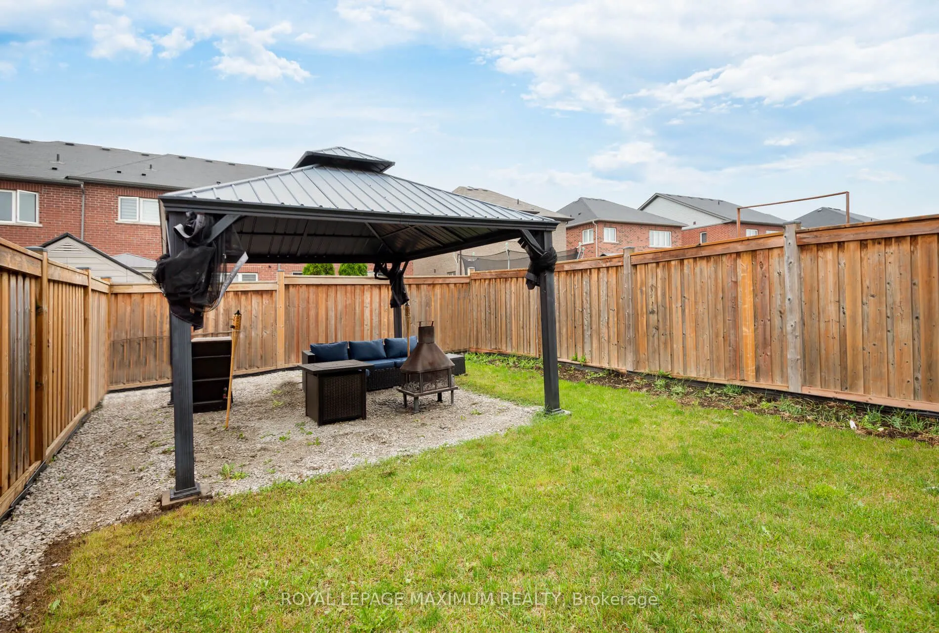 1518 Farrow Crescent