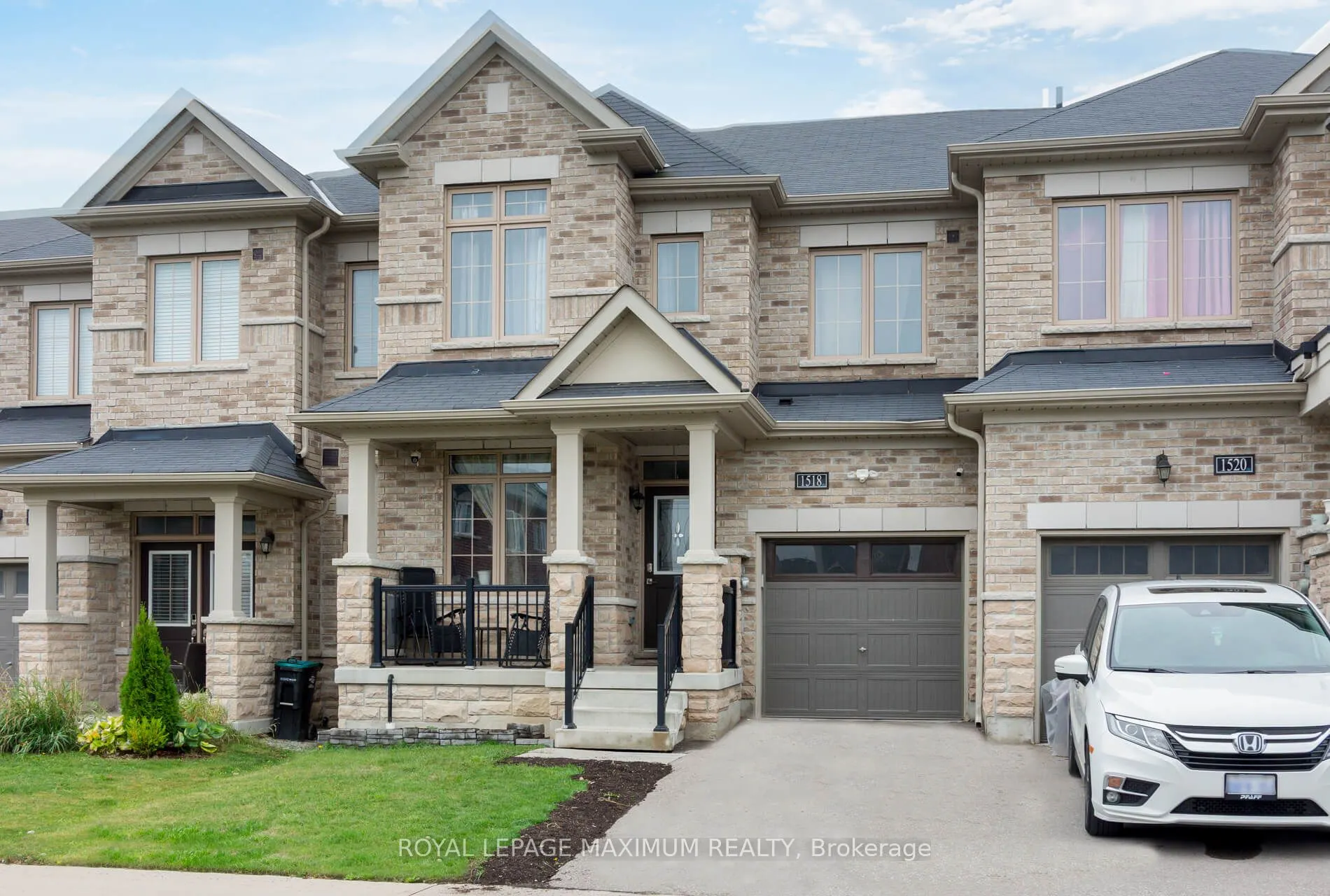 1518 Farrow Crescent