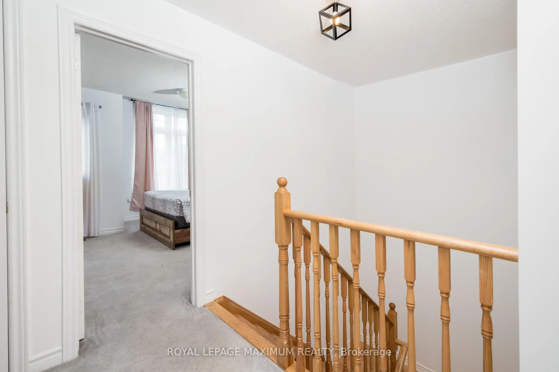 1518 Farrow Crescent