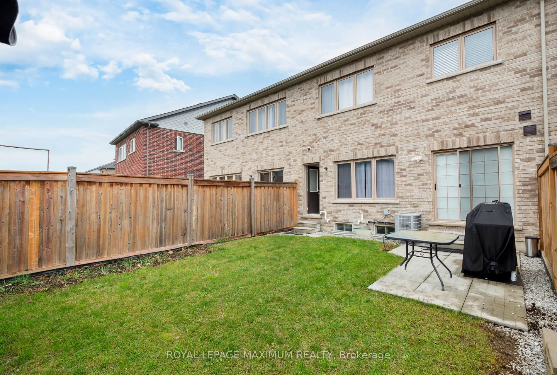 1518 Farrow Crescent