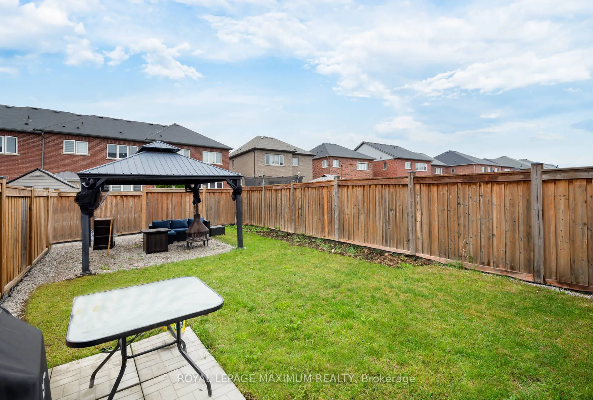 1518 Farrow Crescent