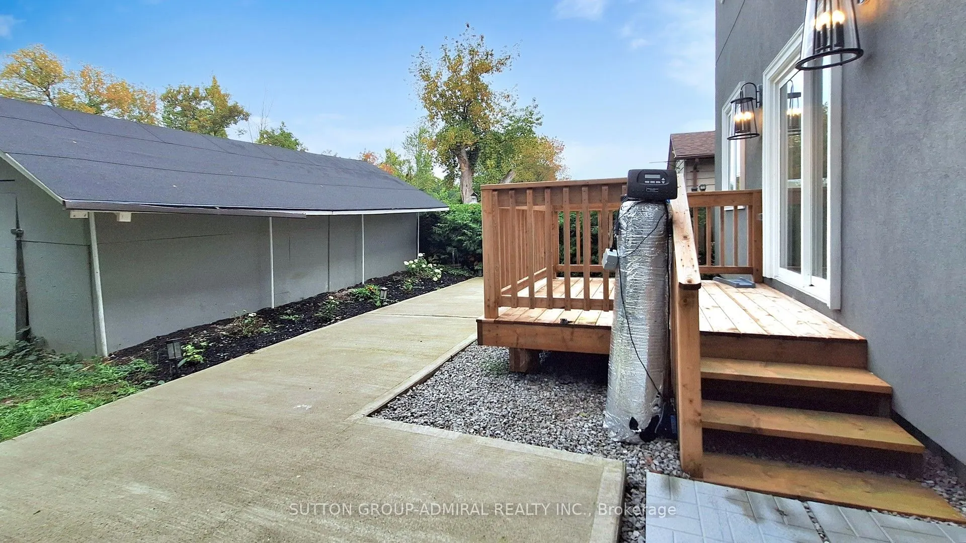 1372 Maple Road