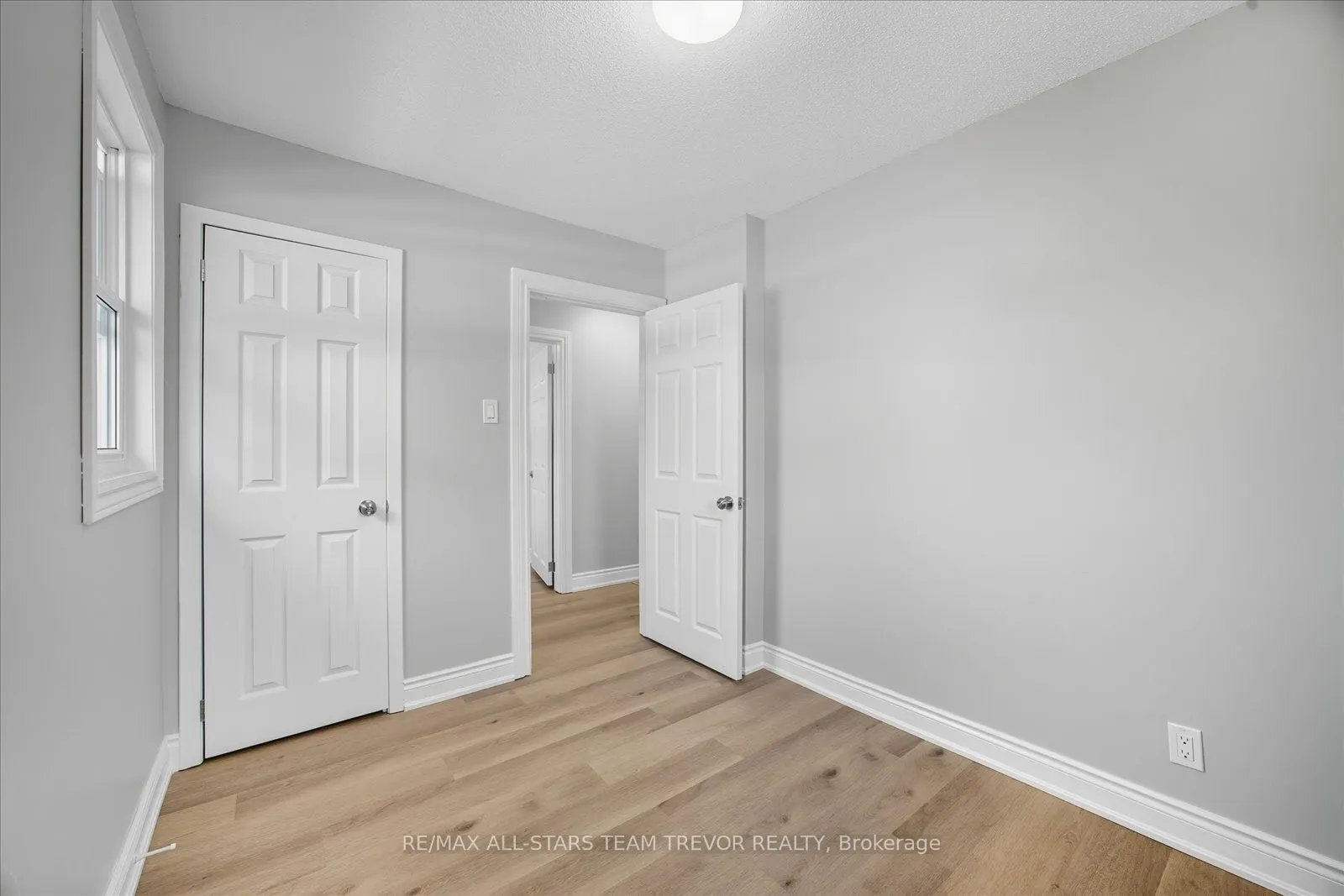 26 Metro Road N