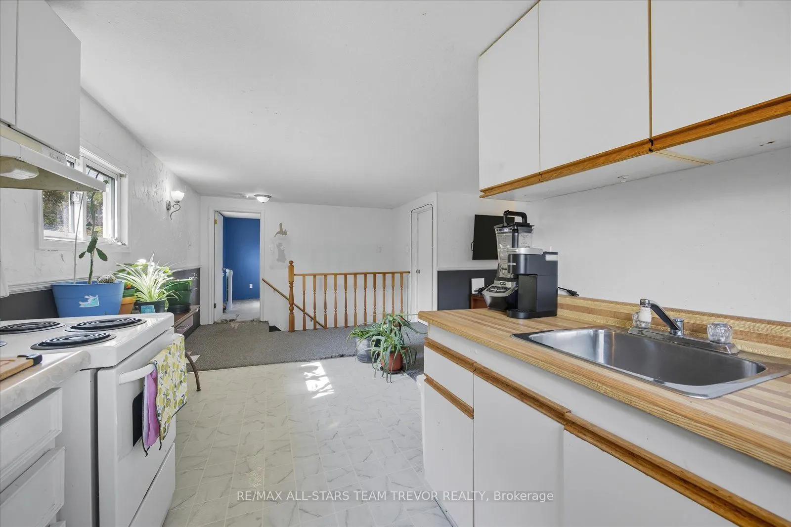 26 Metro Road N