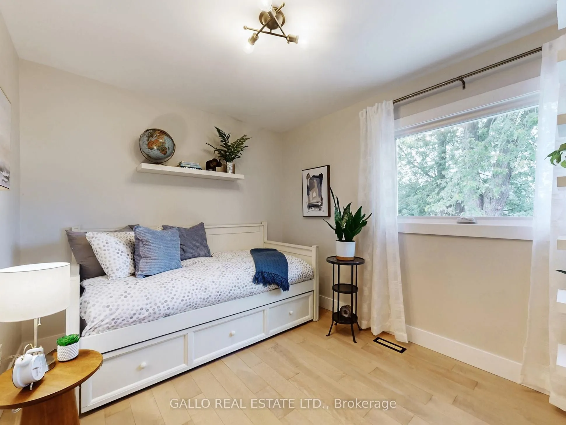 17 Sir Caradoc Place
