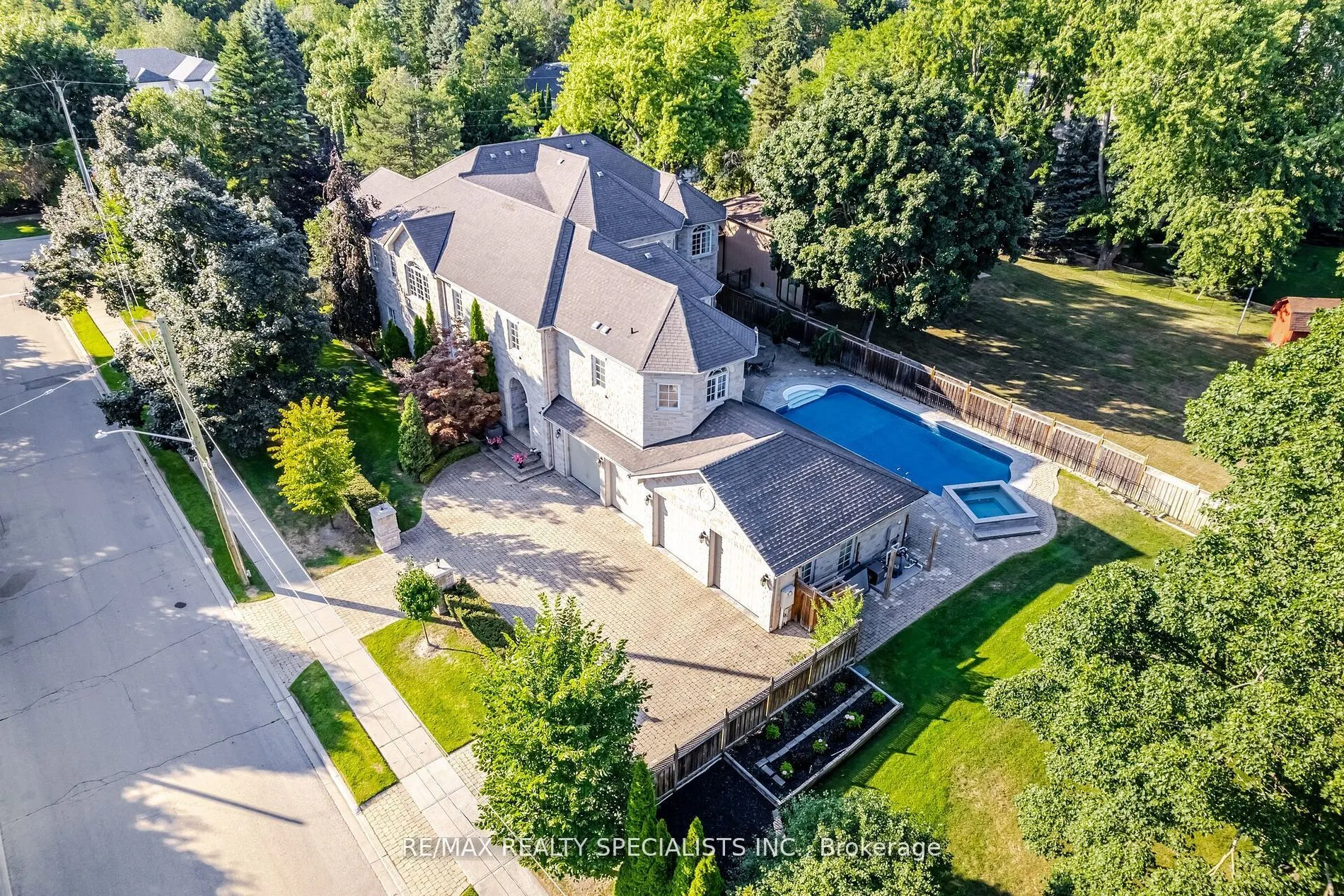 23 Maryvale Crescent