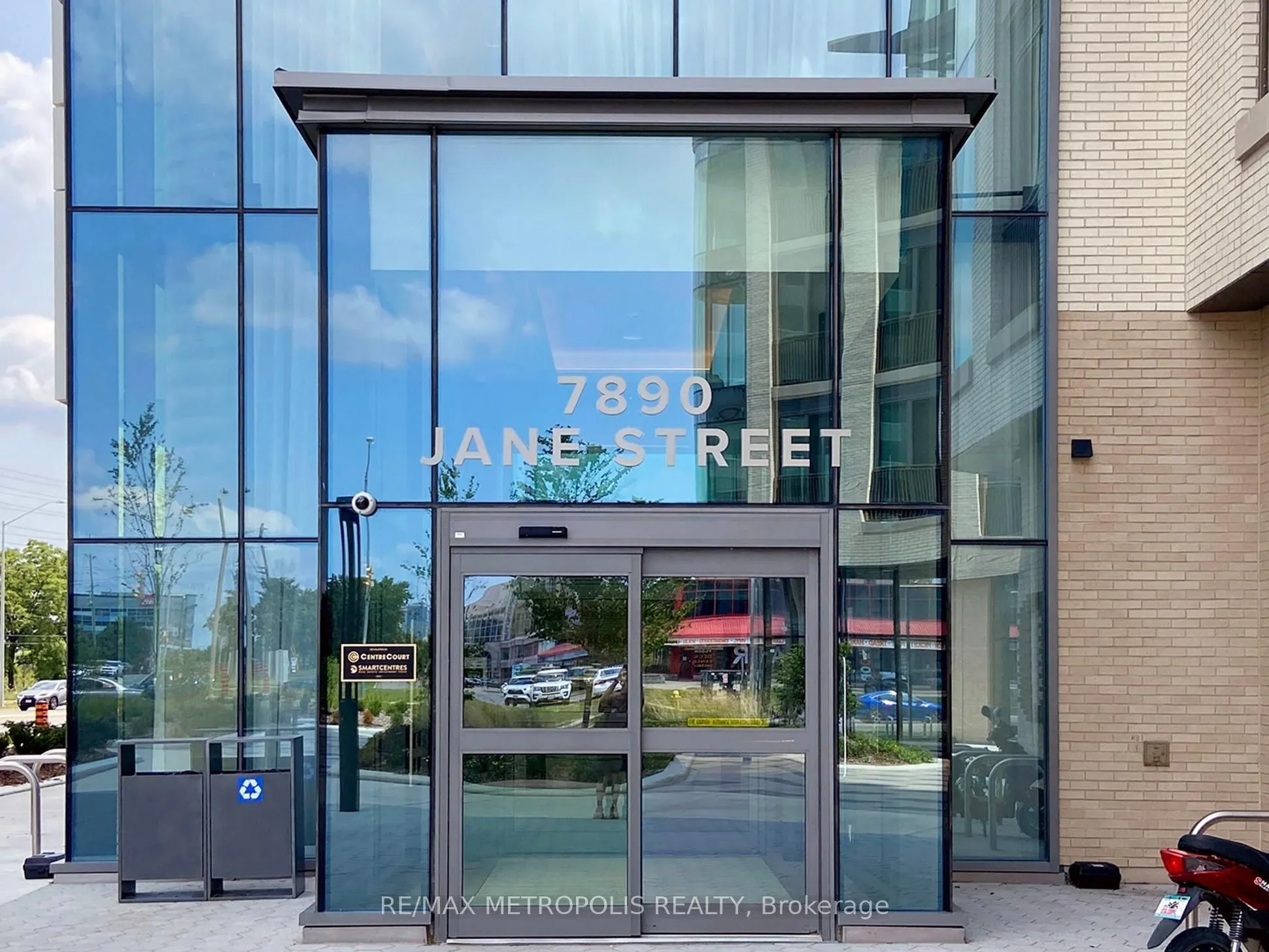 7890 Jane Street, #4211