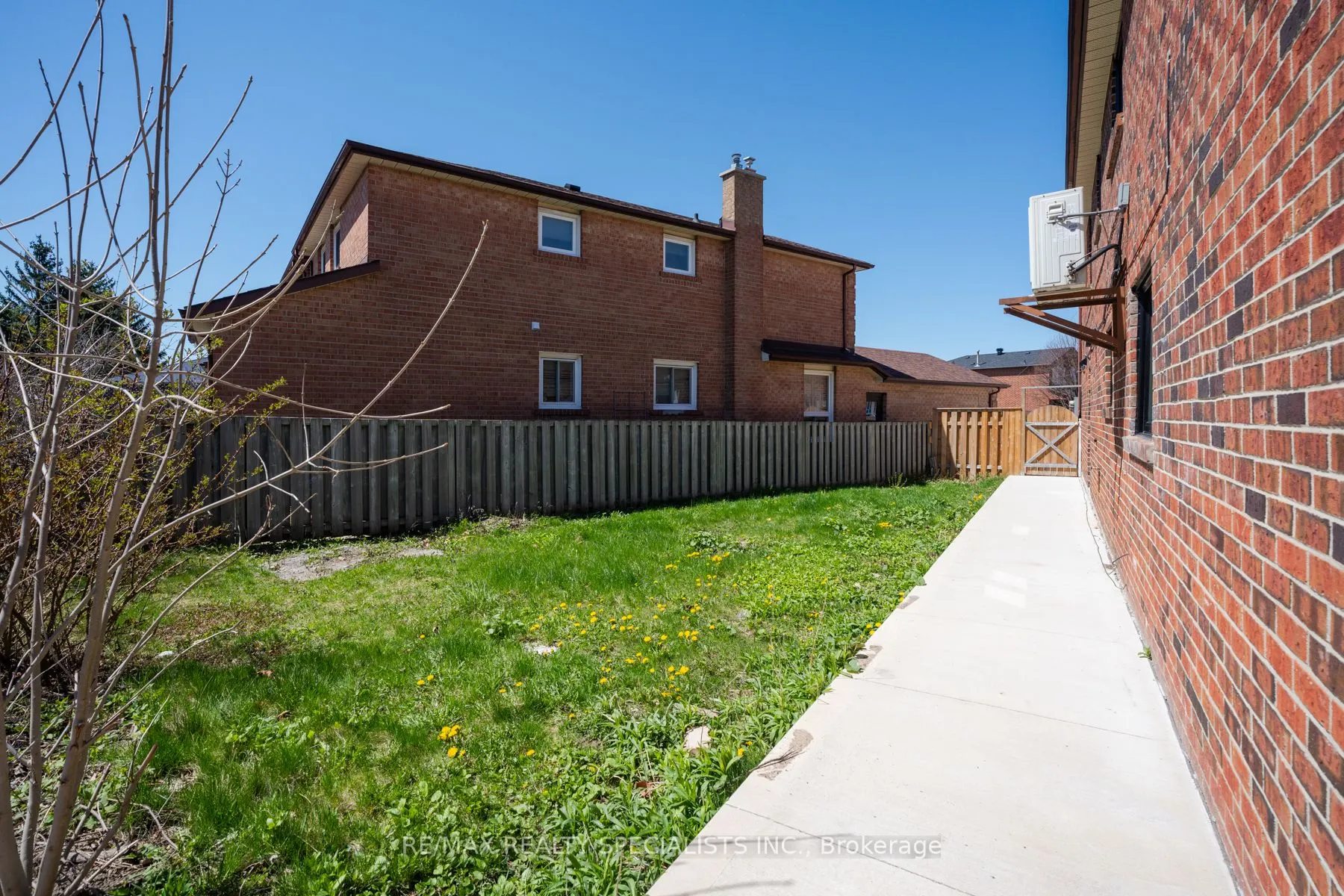 25 Twinberry Crescent, #UPPER