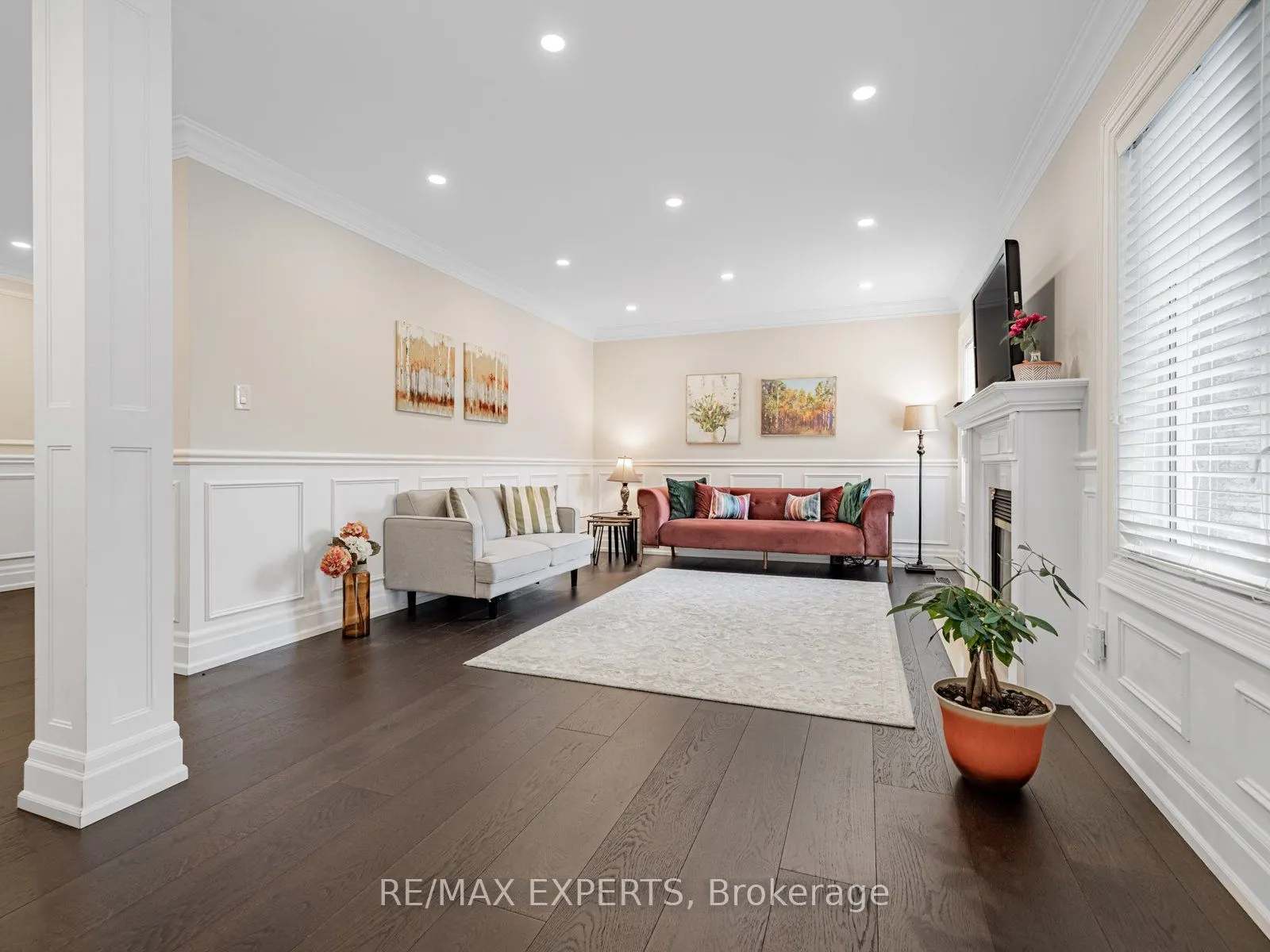6 Lookout Point Court