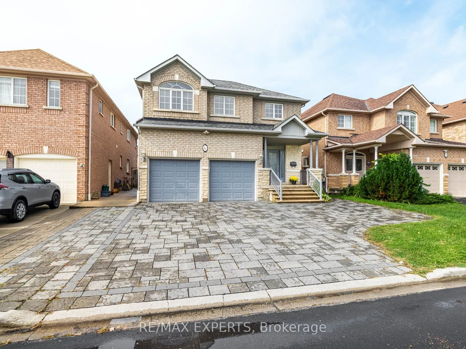 6 Lookout Point Court