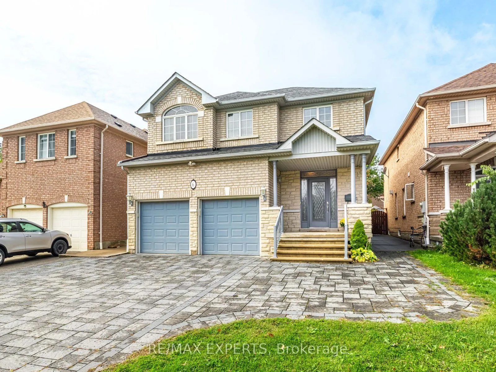 6 Lookout Point Court