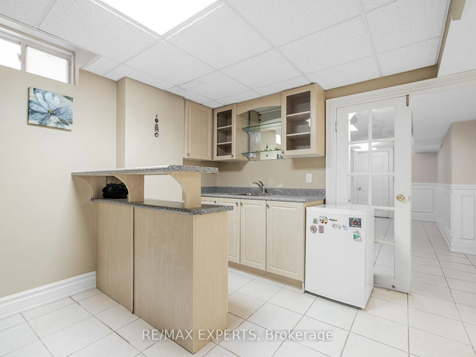 6 Lookout Point Court