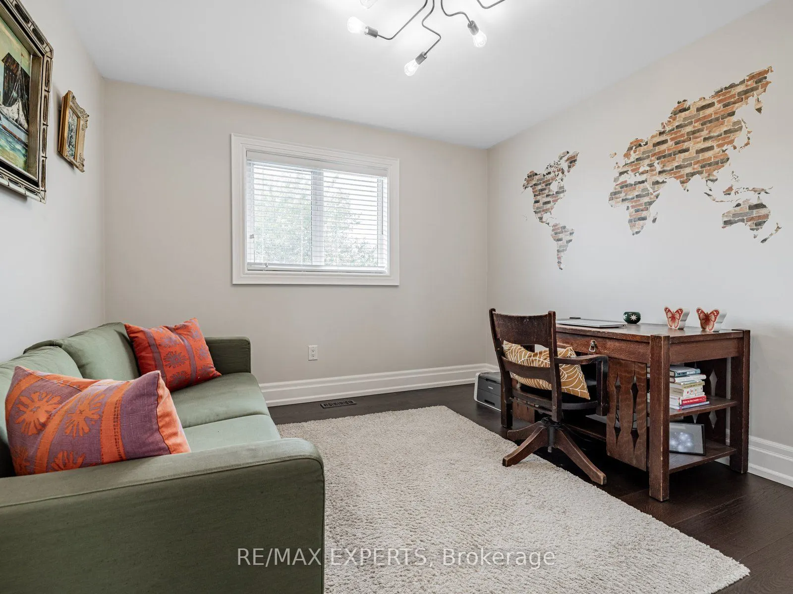6 Lookout Point Court